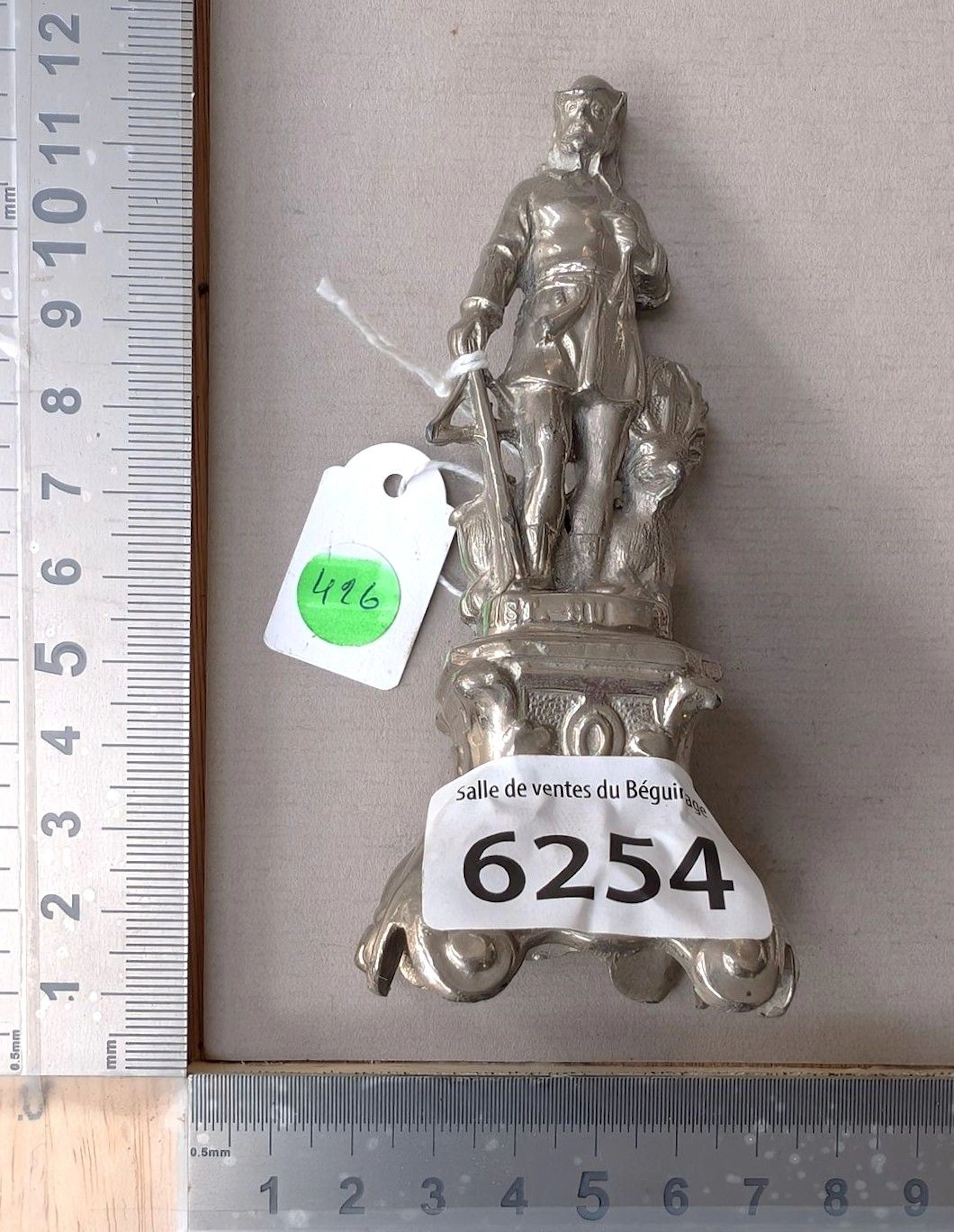 1 St. Hubert figurine made of pewter - See photos for dimensions and condition