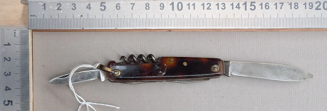 Vintage Pradel pocket knife with 4 blades + 1 corkscrew - See photos