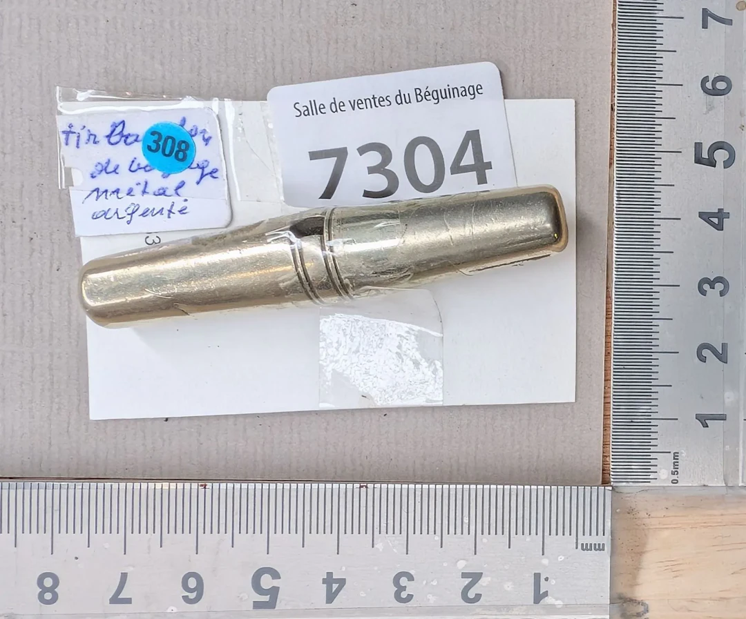 1 silver plated metal travel corkscrew—see photos for dimensions and condition