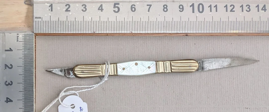 Antique 2-blade pocket knife - See photos for dimensions and condition