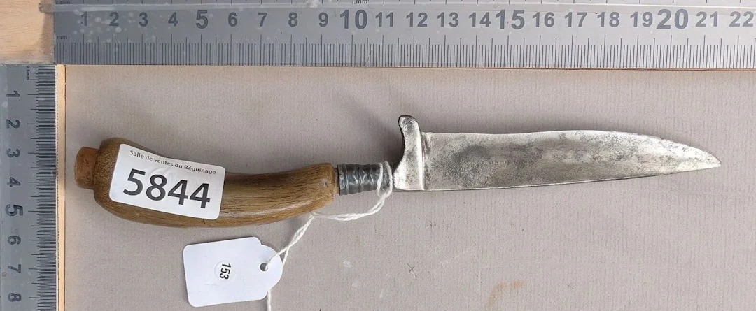 Antique hunting knife, 1880–1900, single-edged forged blade with metal