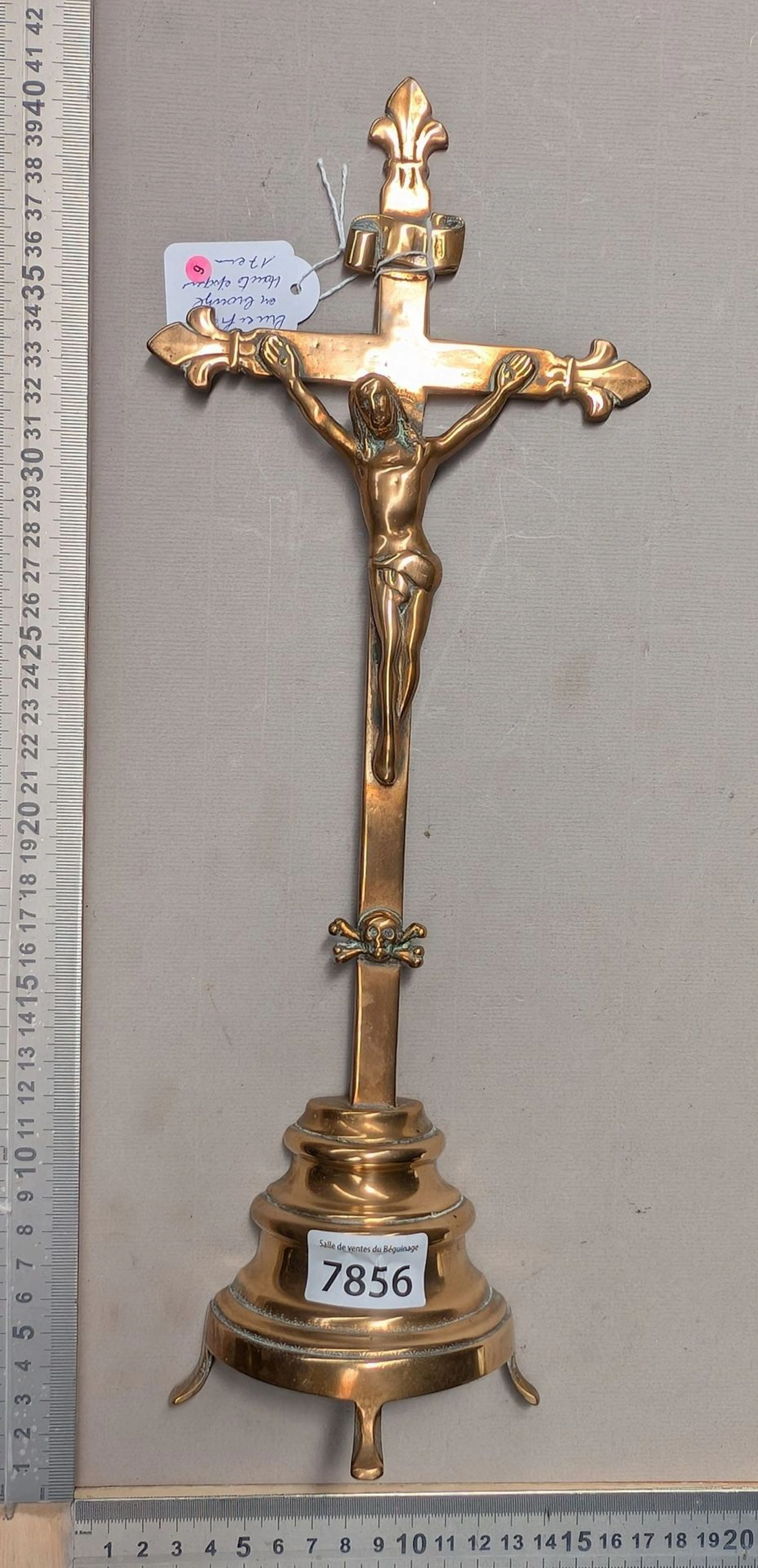 Antique wooden crucifix - See photos for dimensions and condition