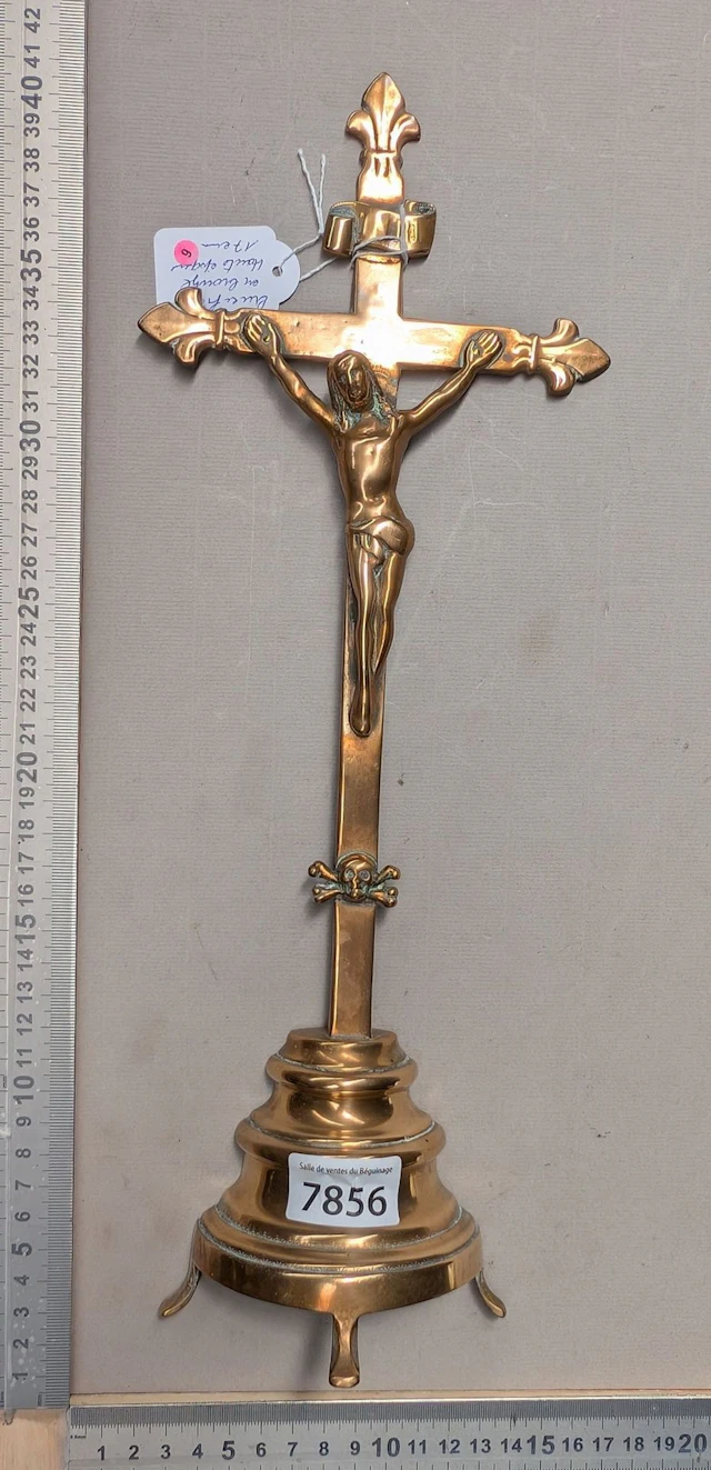 Antique wooden crucifix - See photos for dimensions and condition