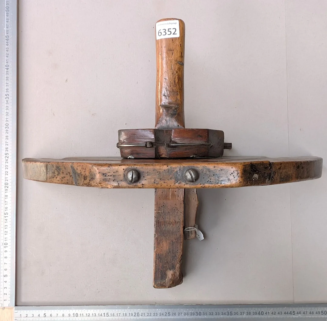 Vintage ratchet - See photos for dimensions and condition