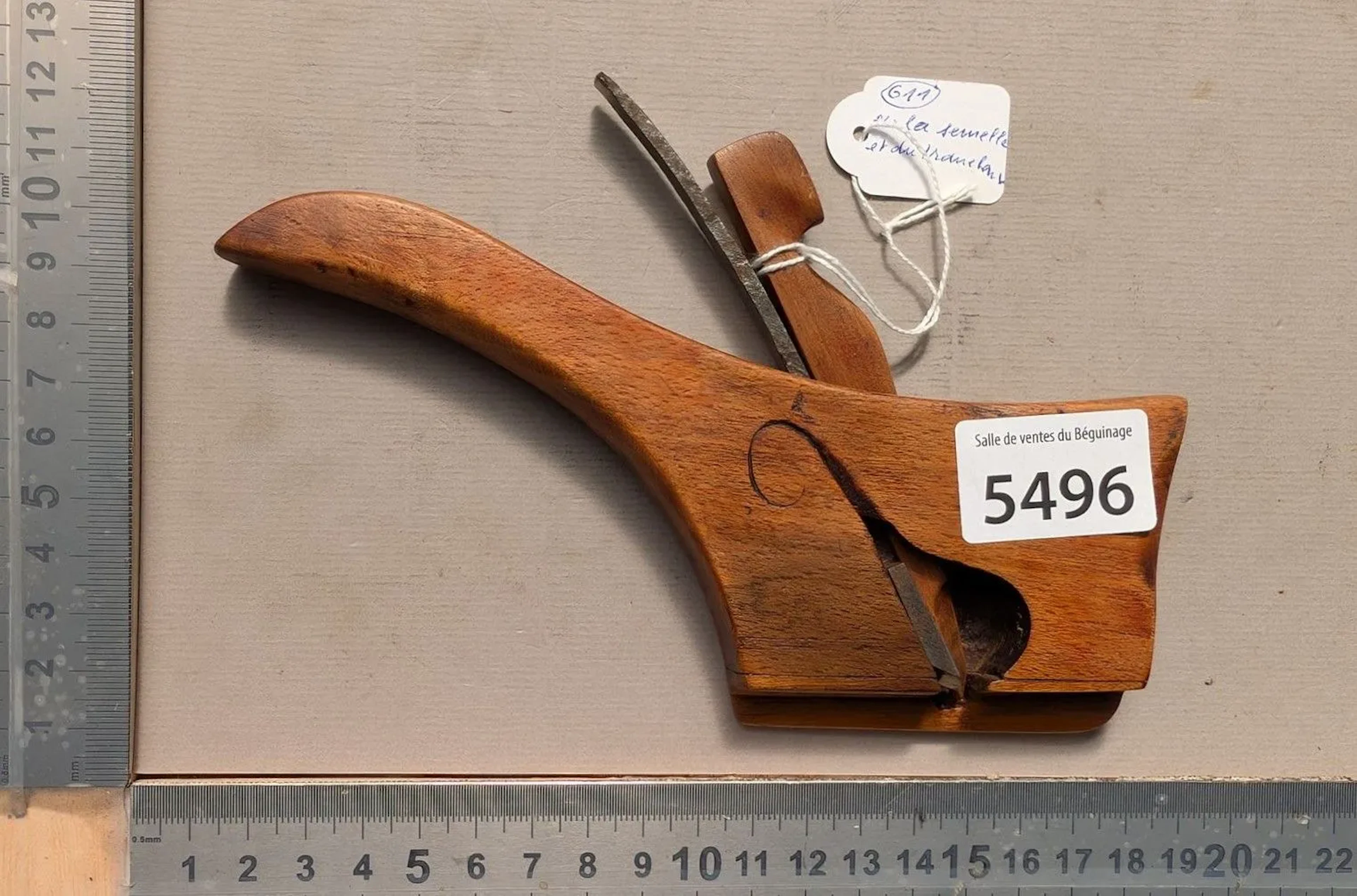 Small specialized plane for carved wood, with an unusual decorative