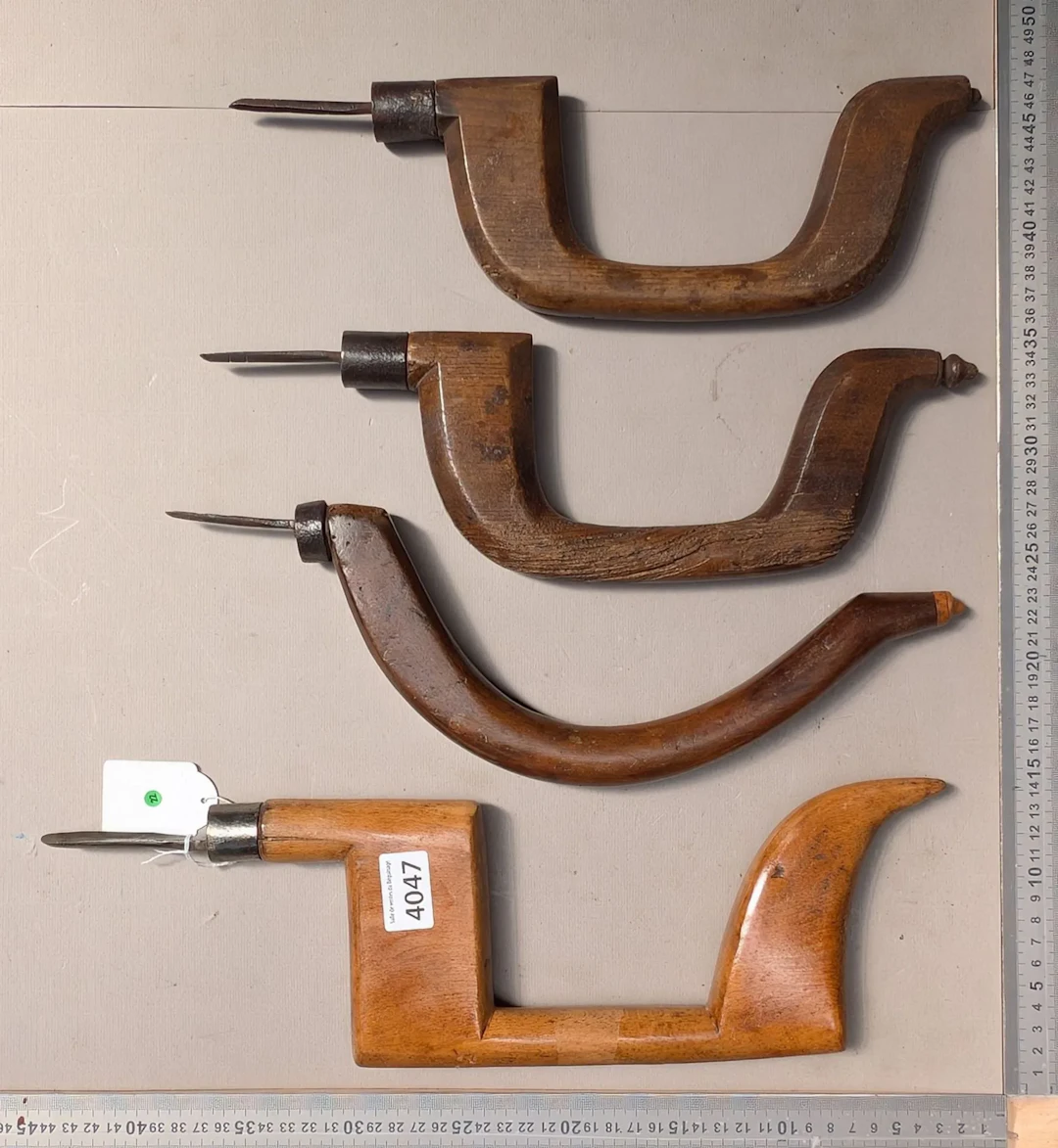 4 crankshafts without the sensor—see photos for dimensions and condition