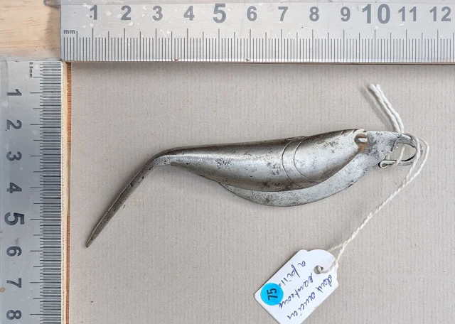 Antique fish knife with metal handle (folding) - See photos for dimensions