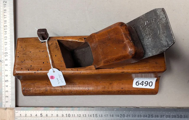 1 antique plane—see photos for dimensions and condition