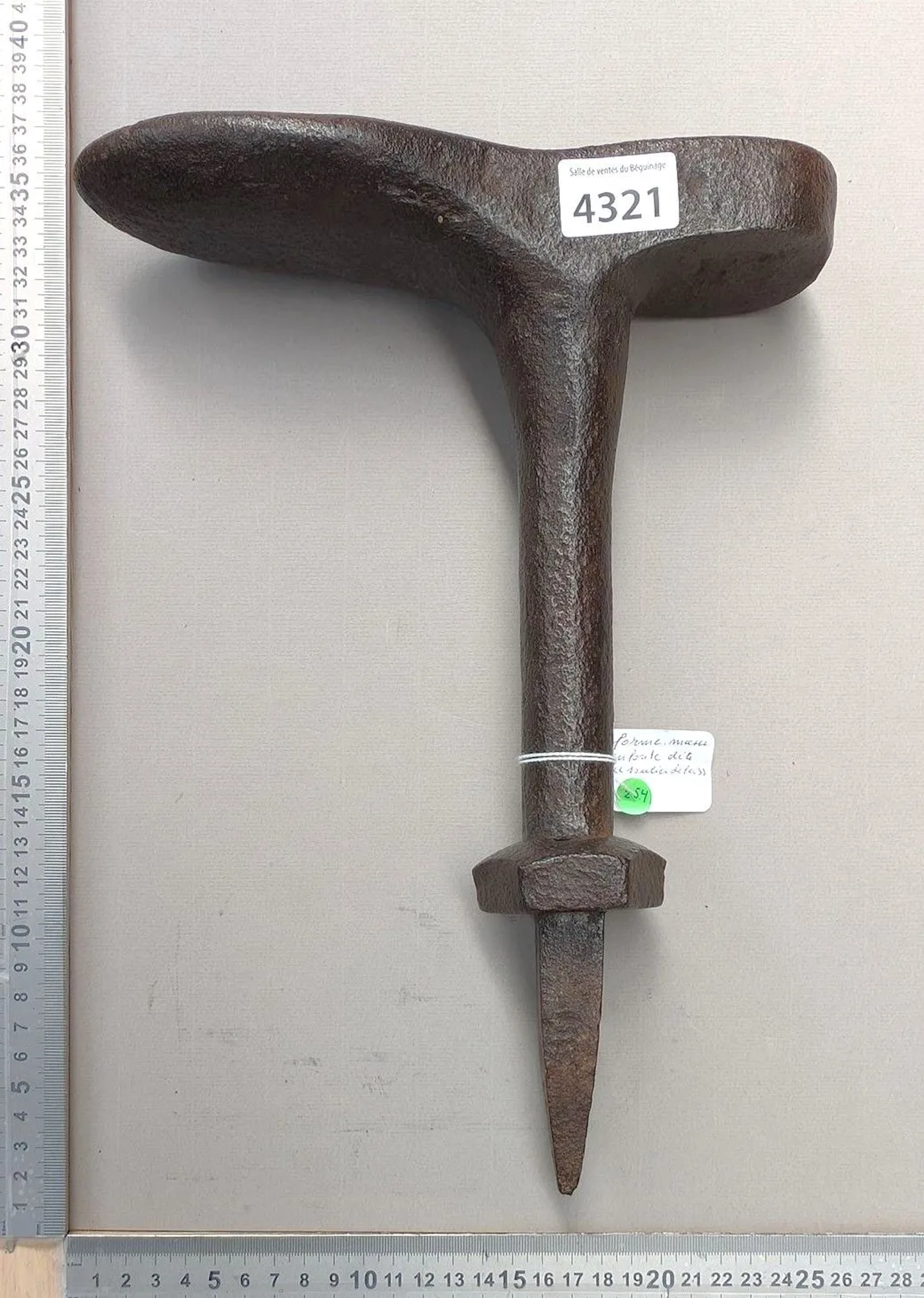 Shoemaker's anvil—see photos for dimensions and condition
