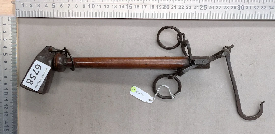 Antique 18th-century Roman-style scale—see photos for dimensions and condition