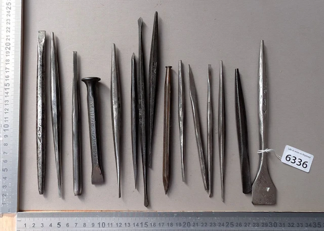 15 antique sculptor's chisels—see photos for dimensions and condition