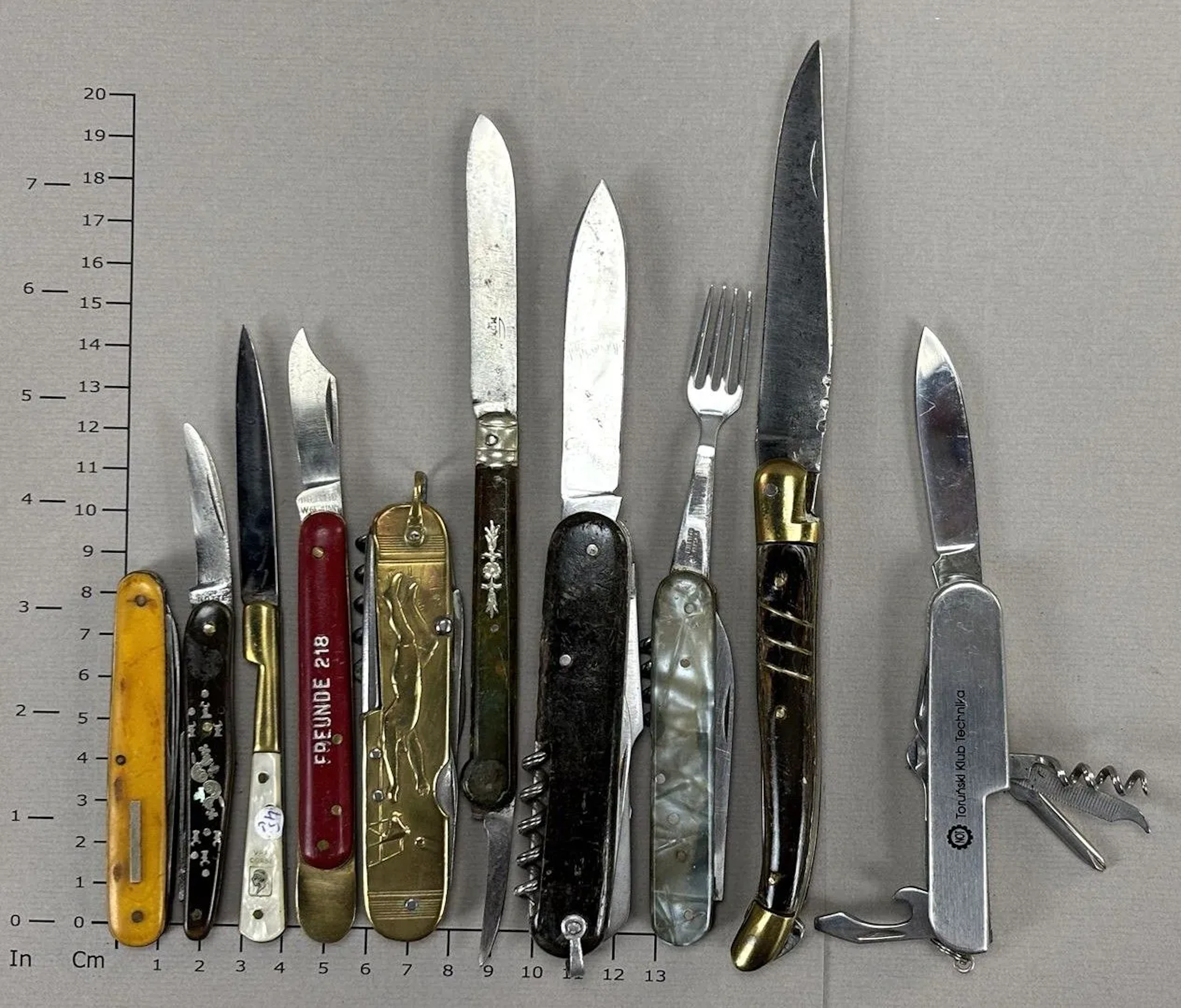 Set of antique knives or pocket knives—see photos for dimensions and condition