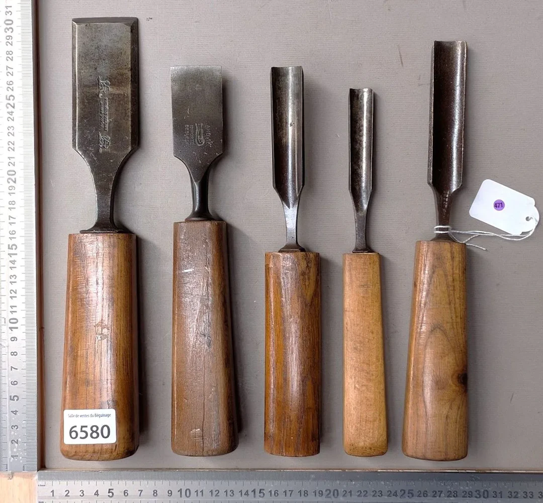 5 carpenter's, cabinetmaker's, and sculptor's gouges—see photos for