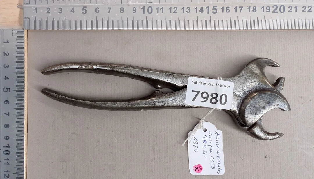 Vintage ring-setting pliers, model PATD-APR 21-1880—see photos for
