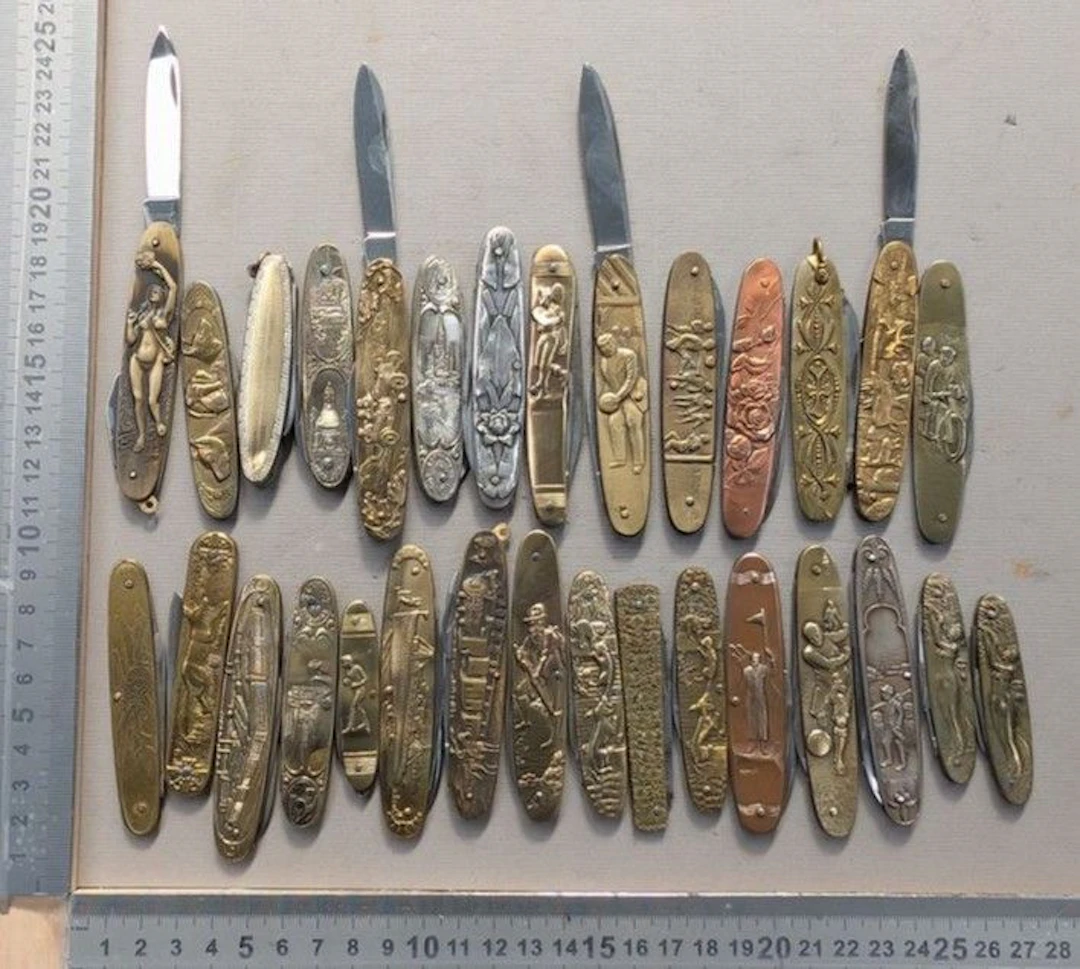 Set of 30 vintage promotional pocket knives, 1900–1920 — See photos