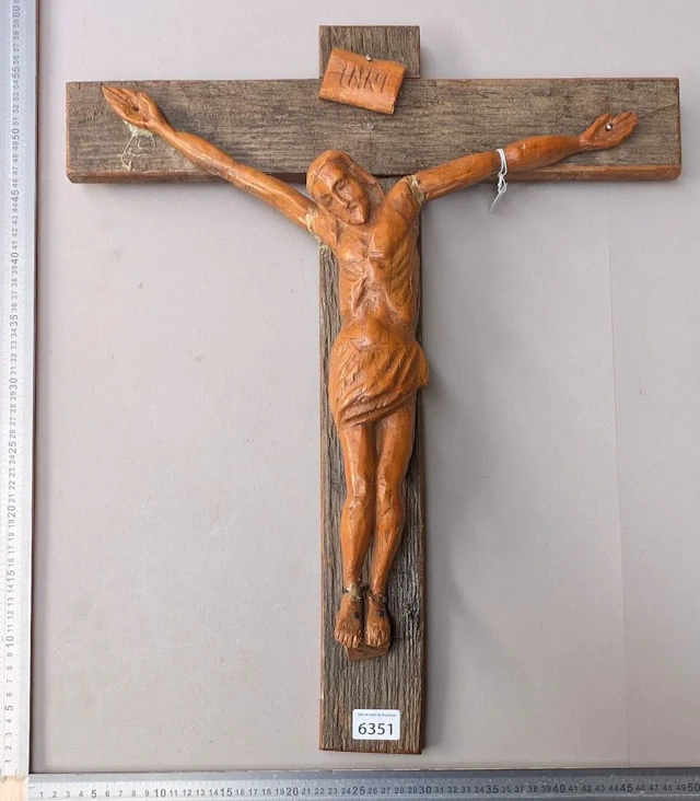 Carved Christ on the Cross, 61 cm x 29 cm—See photos for dimensions