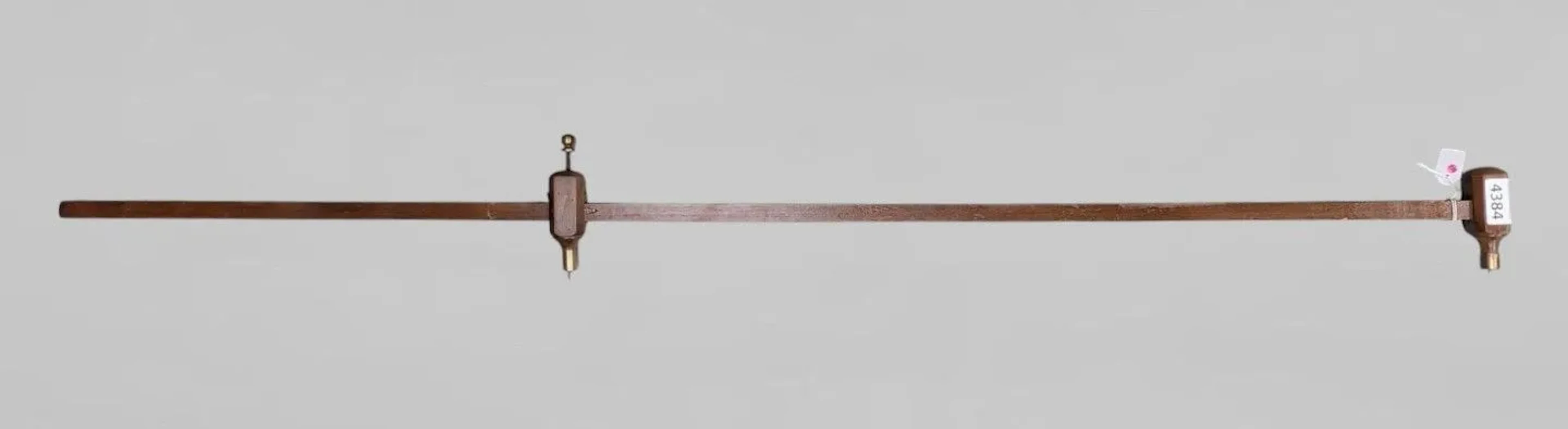 1 antique carpenter's compass—see photos for dimensions and condition
