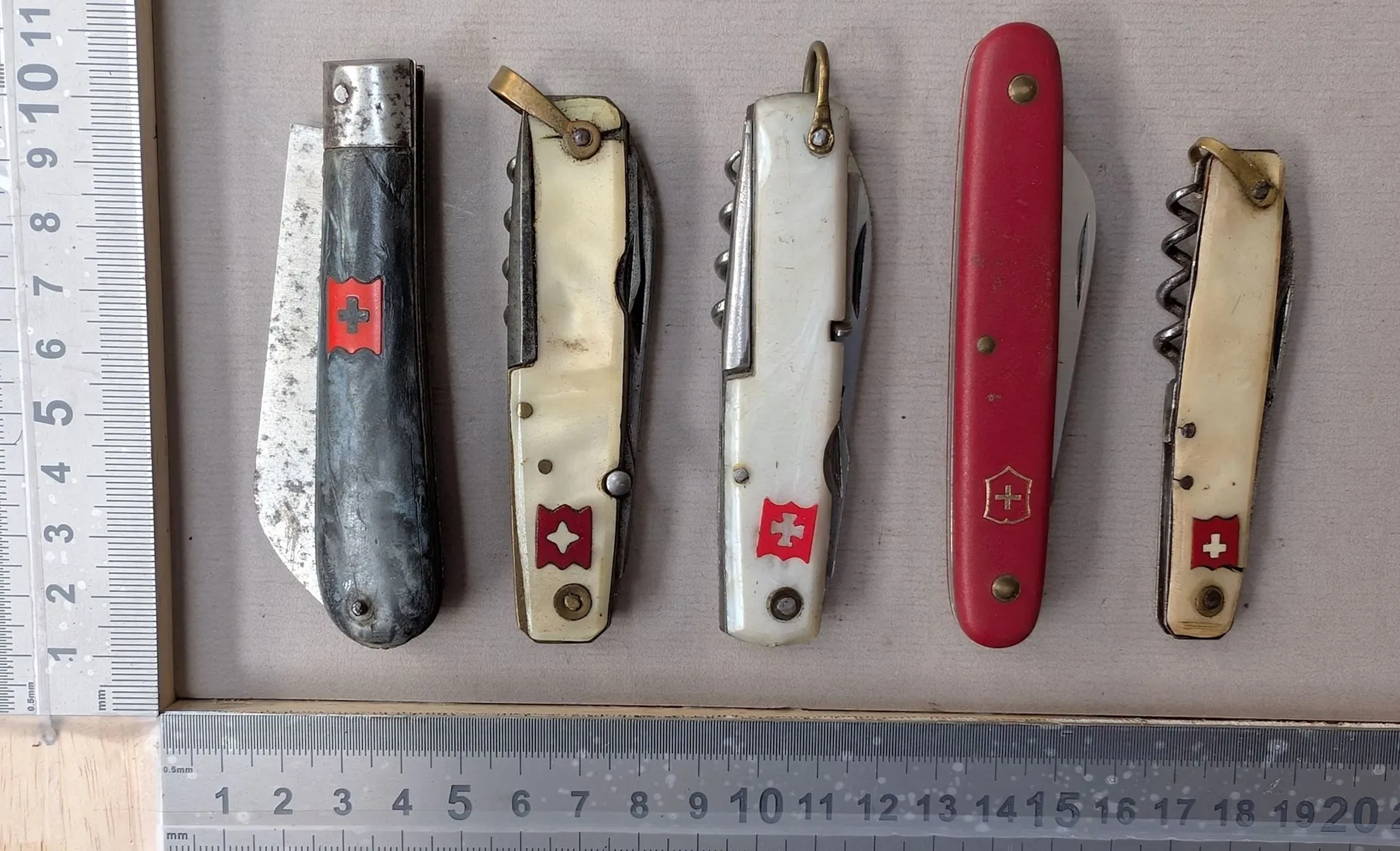5 antique knives—see photos for dimensions and condition