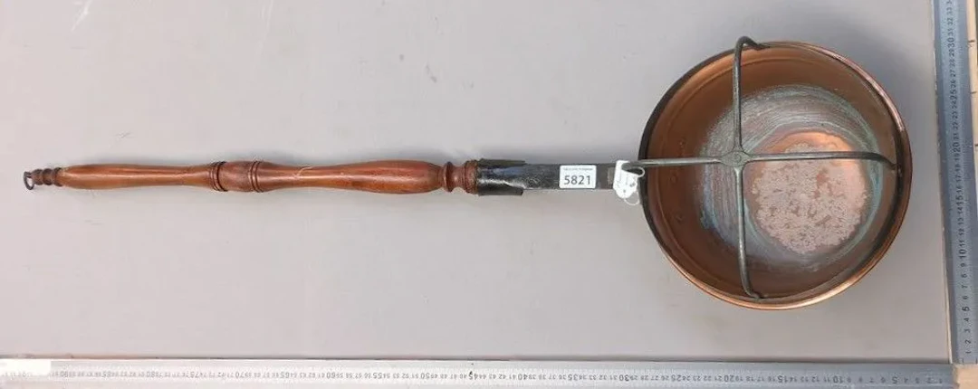 An antique baby bath - See photos for dimensions and condition