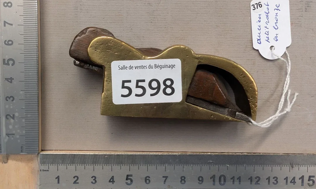 Antique small bronze plane—see photos for dimensions and condition