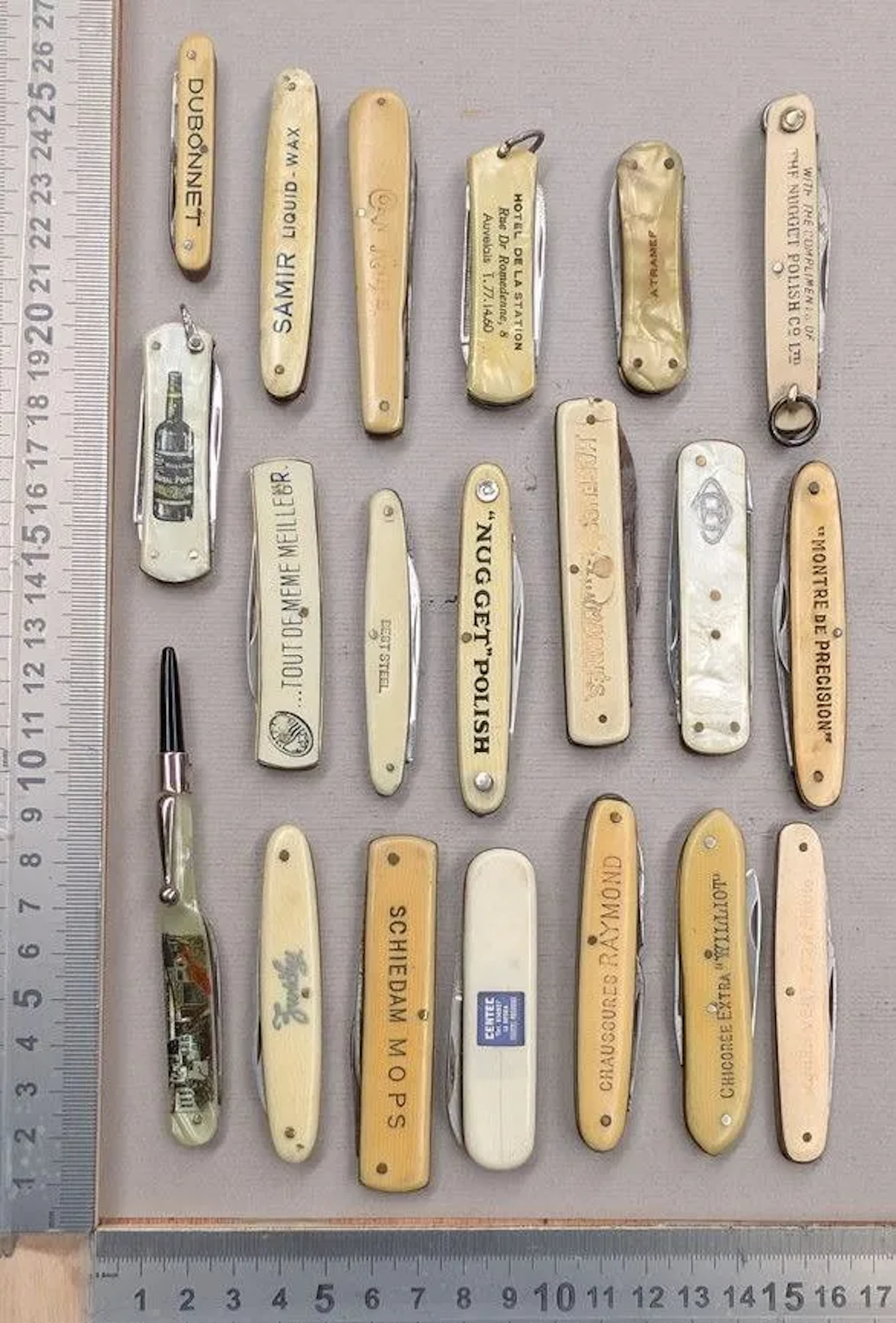 Set of 20 small vintage promotional pocket knives, 1900–1950 — See