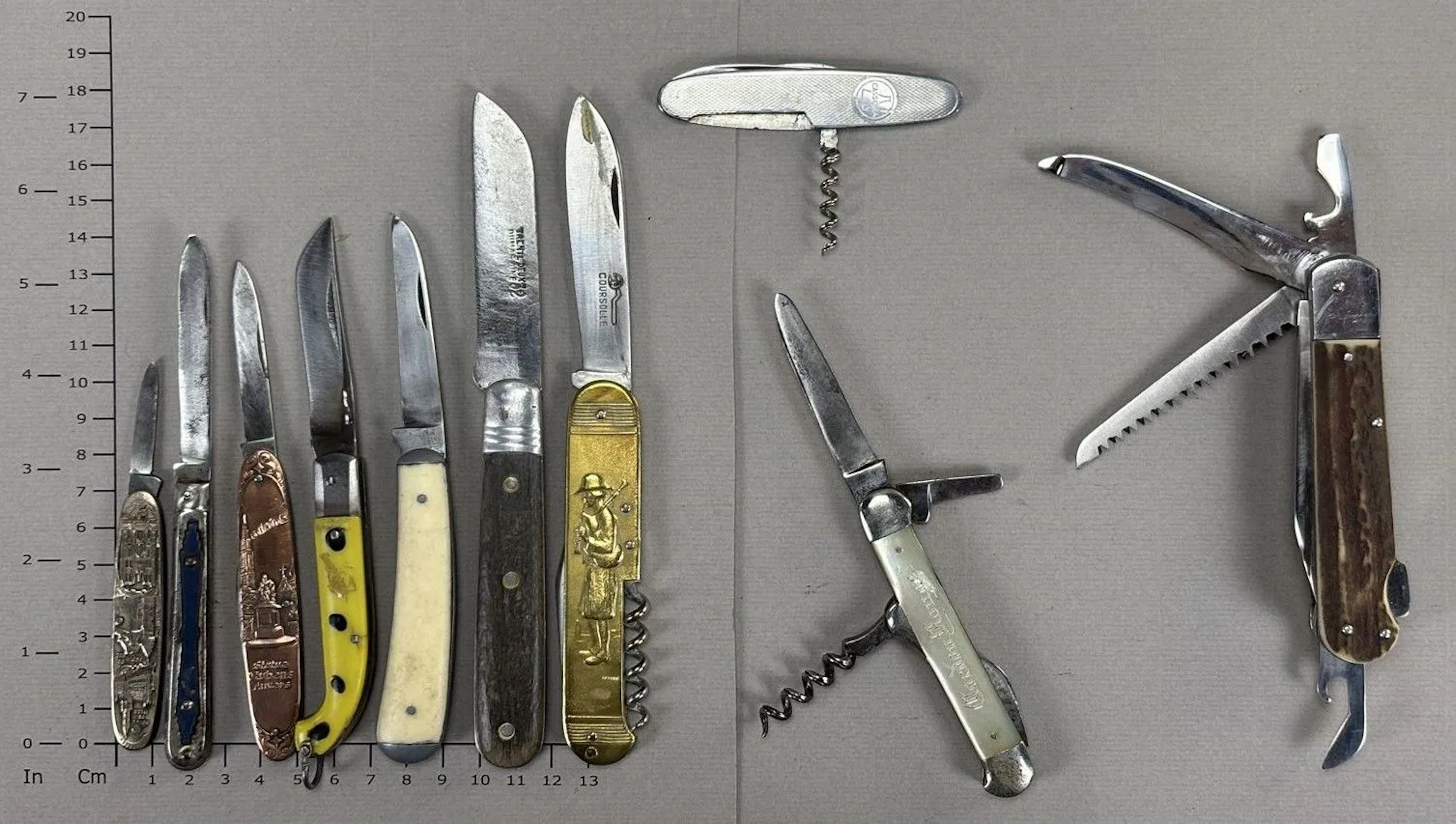 Set of antique knives or pocket knives—see photos for dimensions and condition