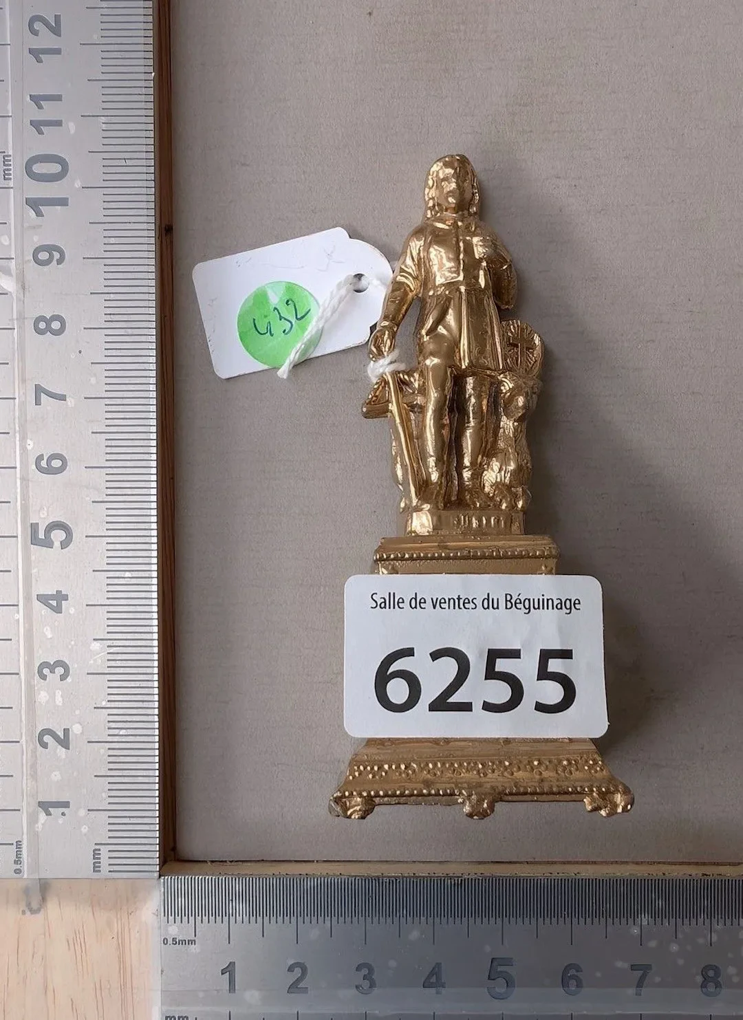 1 St. Hubert figurine made of pewter - See photos for dimensions and condition