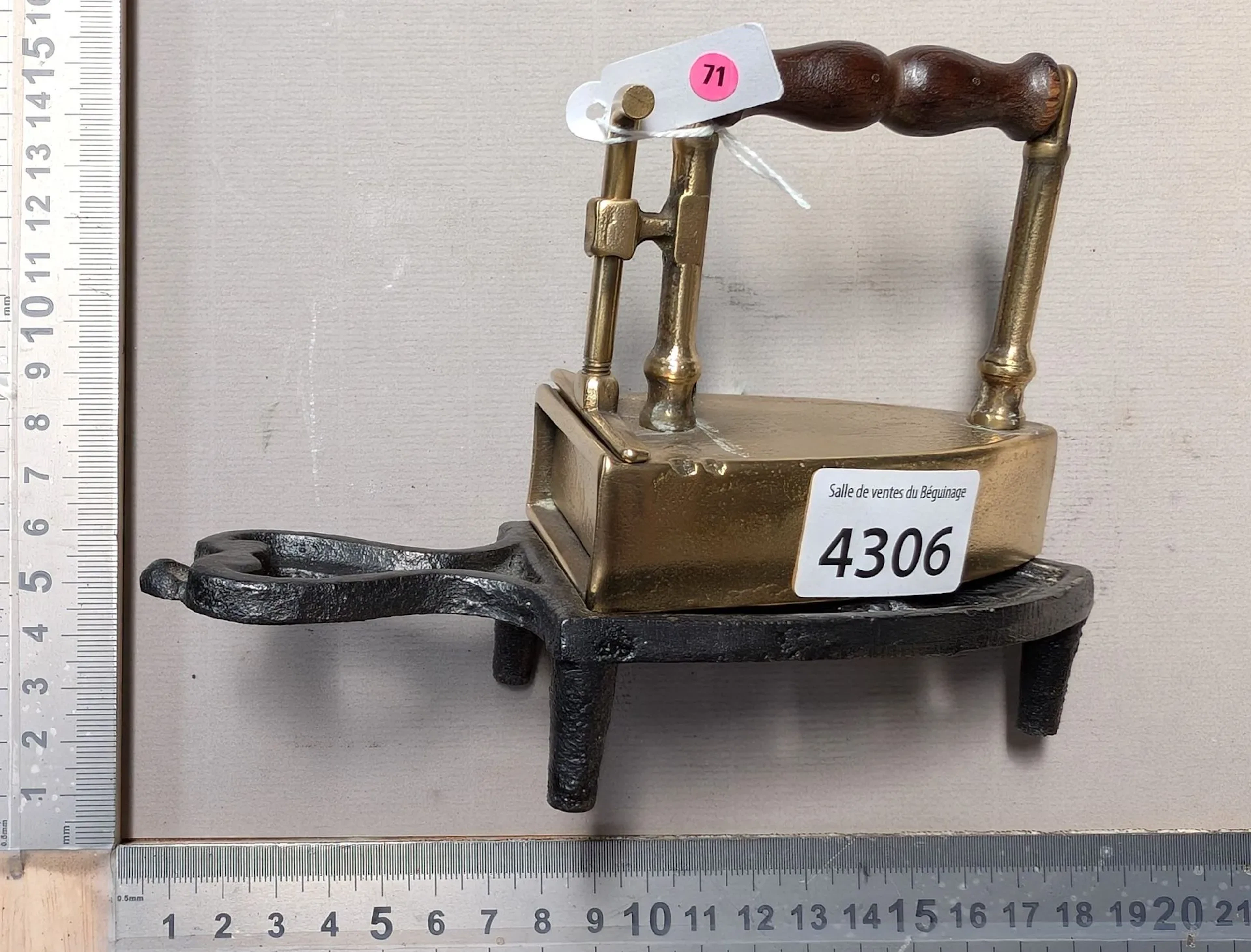 Antique iron - See photos for dimensions and condition