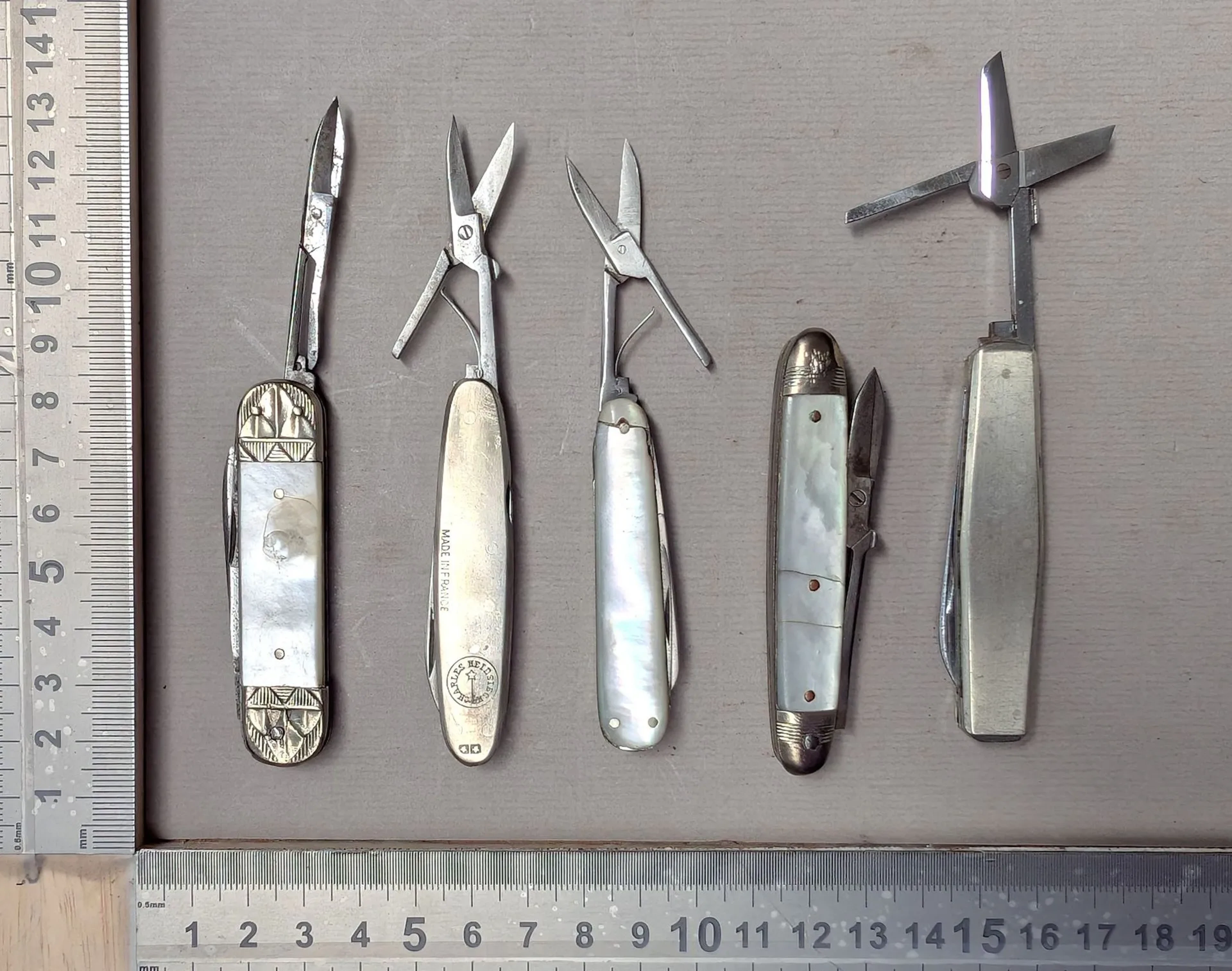 5 antique knives—see photos for dimensions and condition
