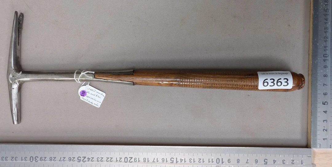1 small hammer used in upholstery and leatherwork—see photos for dimensions