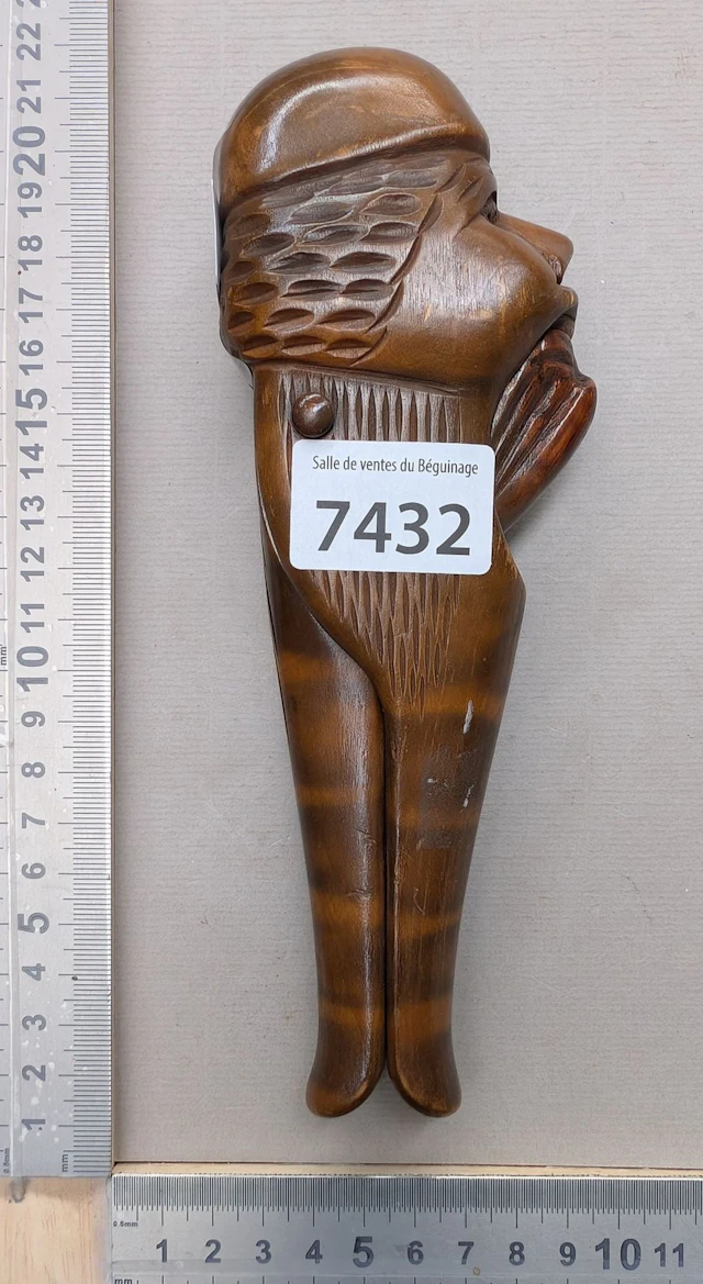 1 antique wooden nutcracker - See photos for dimensions and condition