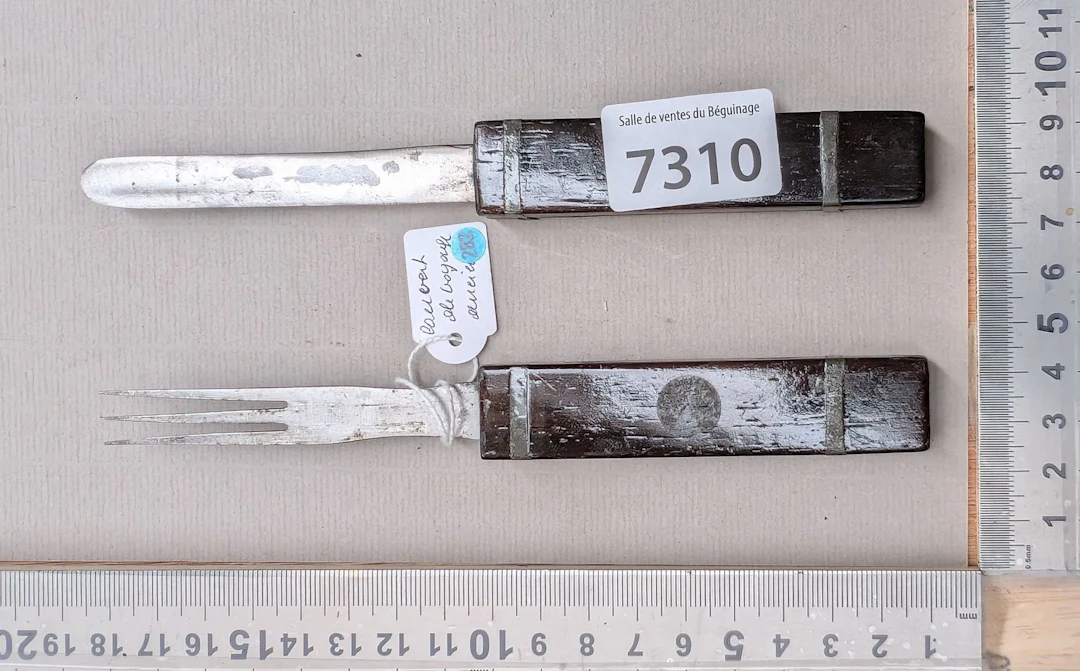 1 set consisting of 1 knife and 1 fork—see photos for dimensions and condition