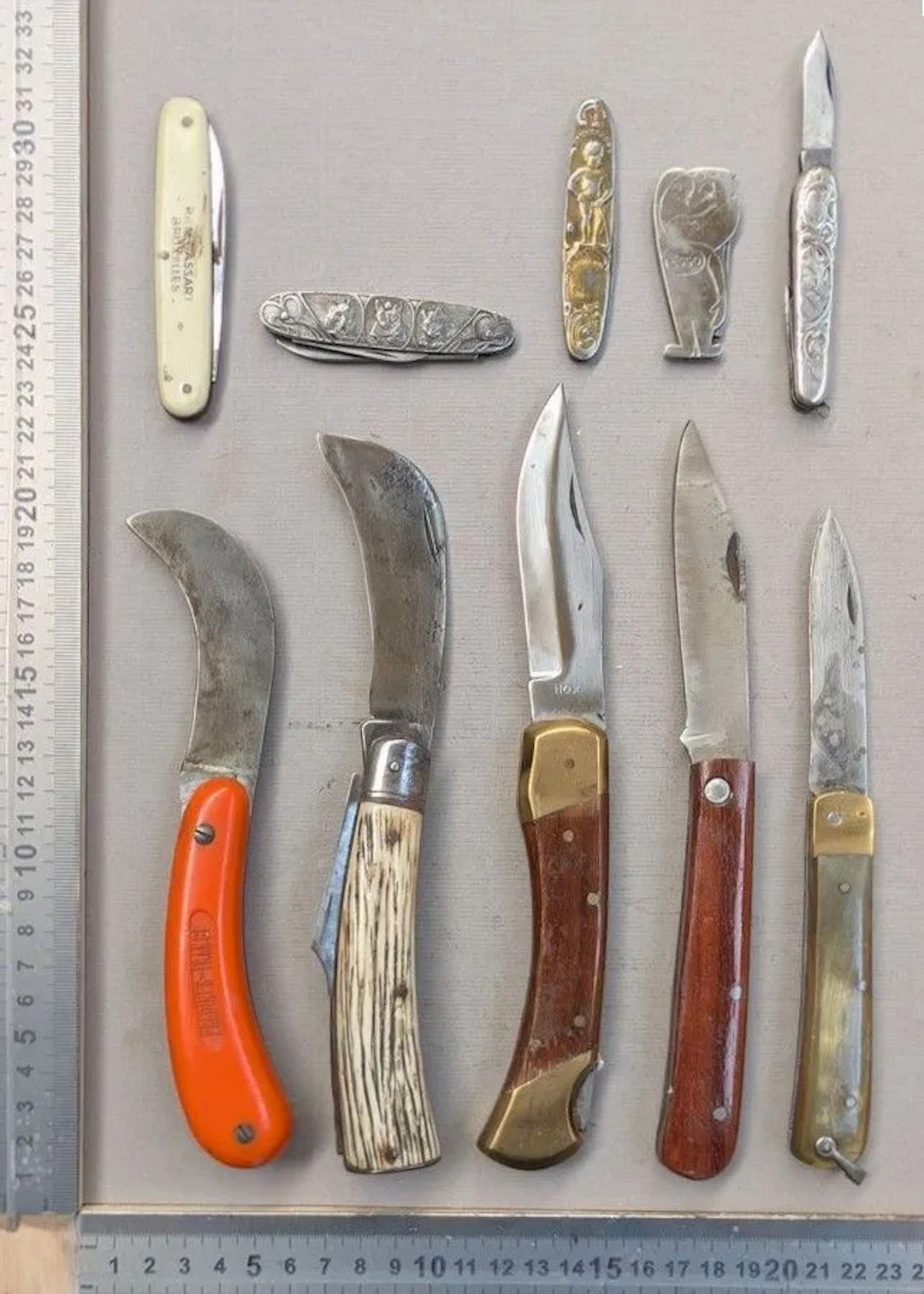 Set of antique knives or pocket knives—see photos for dimensions and condition