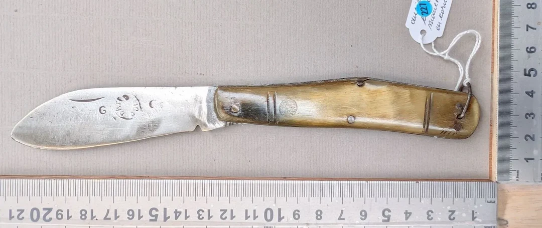 Antique knife with 2 blades—see photos for dimensions and condition
