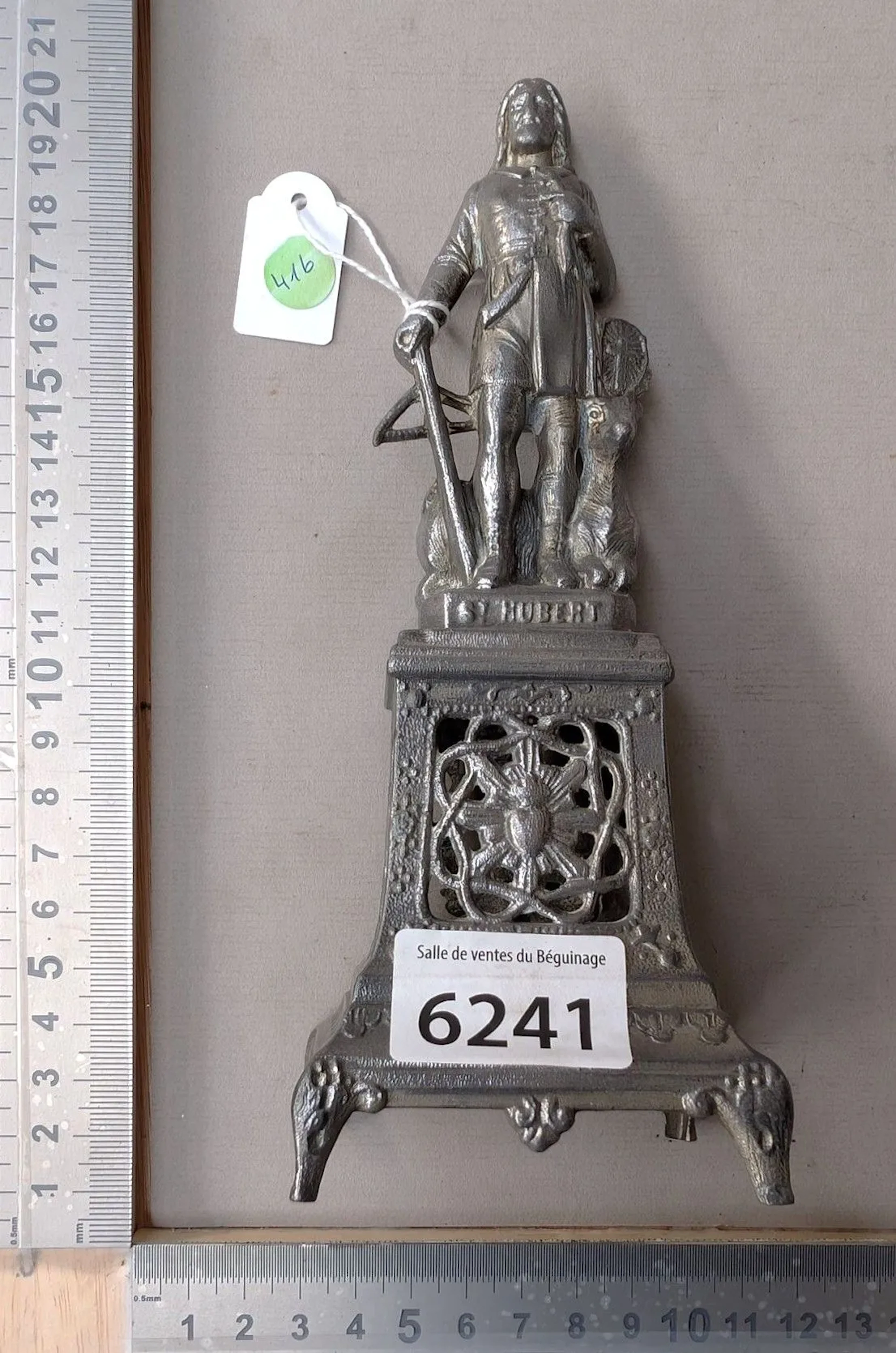 1 St. Hubert figurine made of pewter - See photos for dimensions and condition