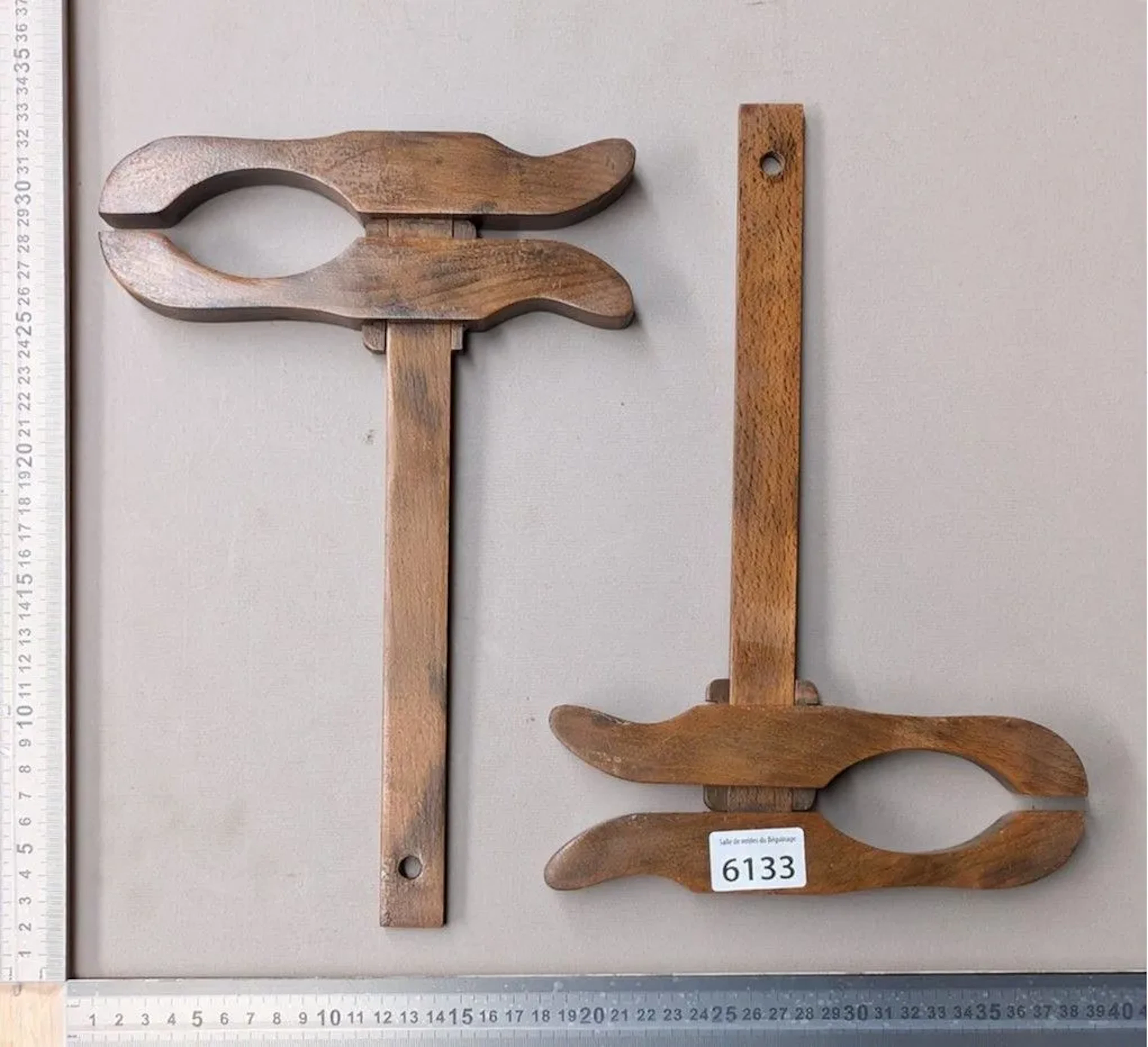 2 luthier's clamps for violins—see photos for dimensions and condition