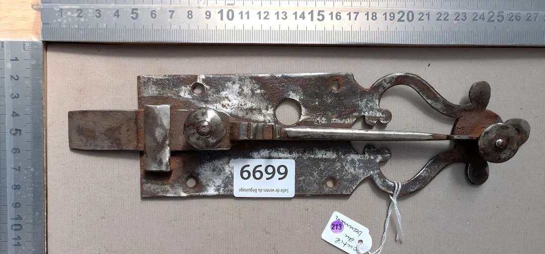 1 antique wrought-iron bolt - See photos for dimensions and condition