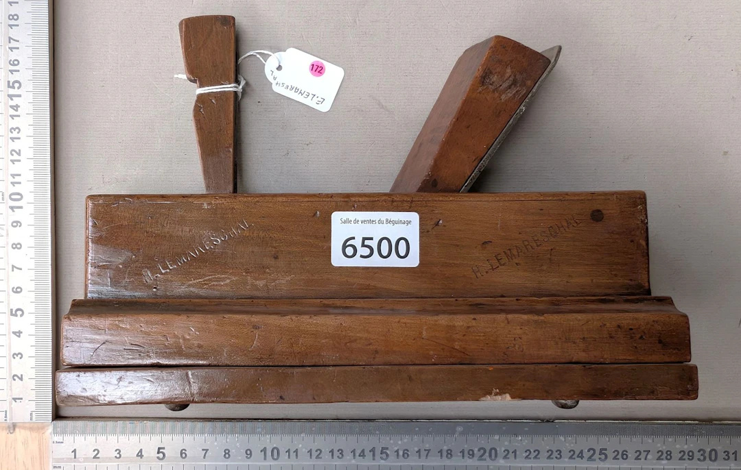 1 antique plane—see photos for dimensions and condition