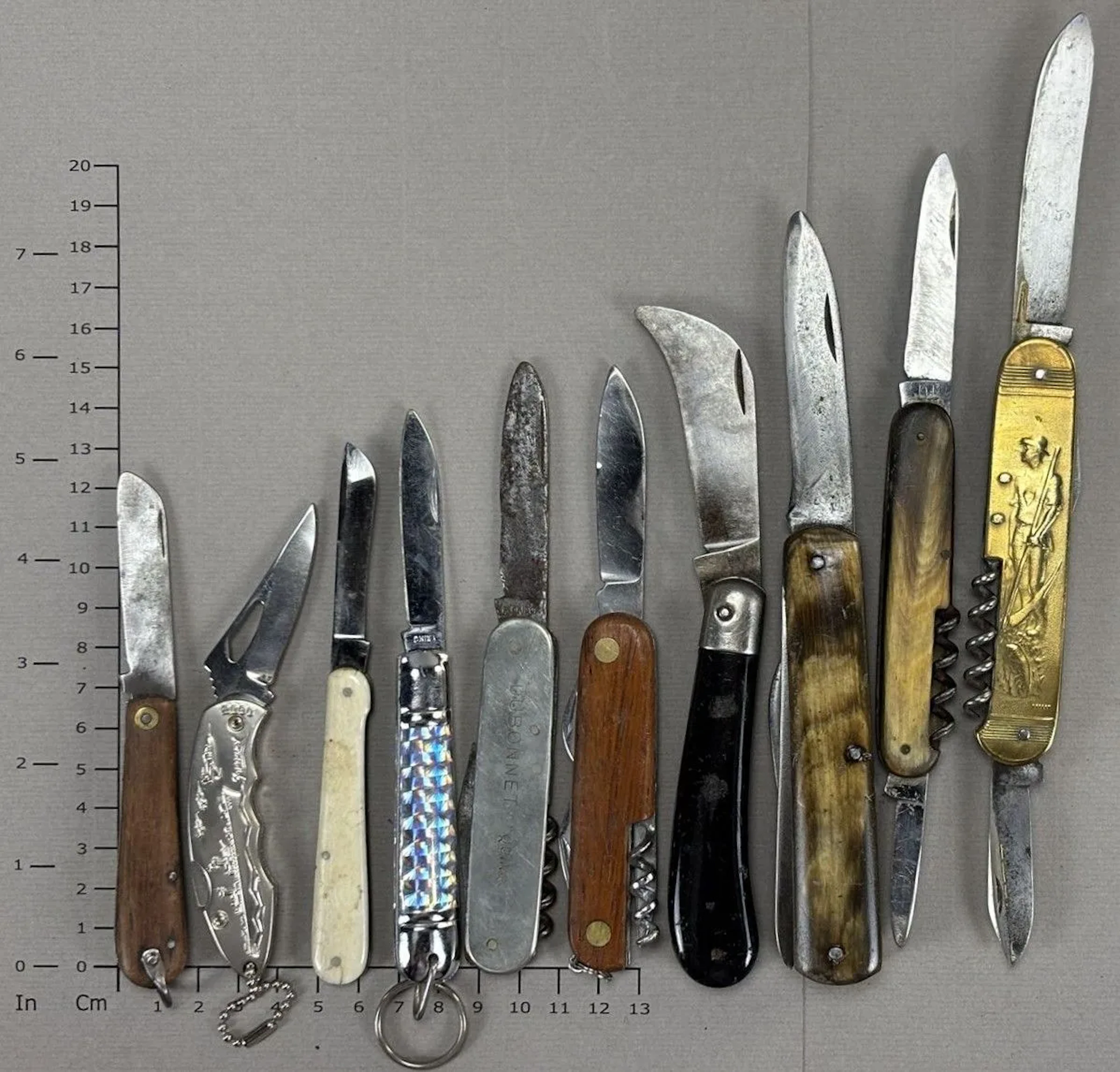 Set of antique knives or pocket knives—see photos for dimensions and condition