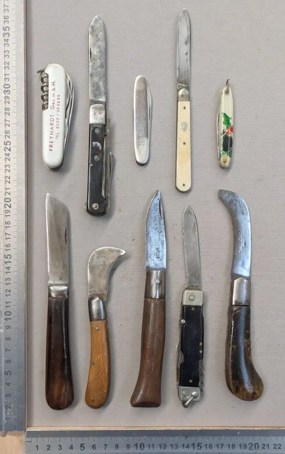 Set of antique knives or pocket knives—see photos for dimensions and condition