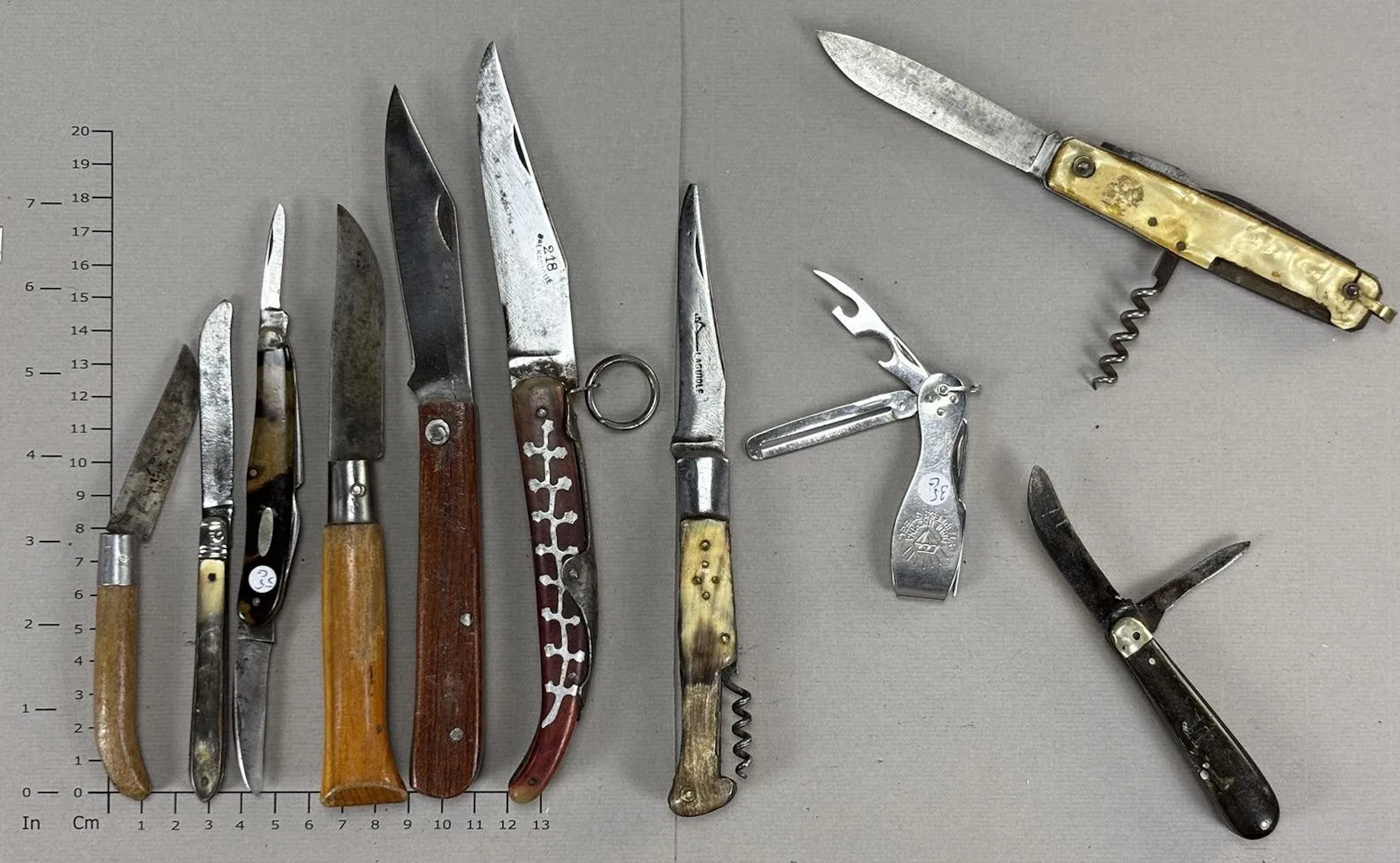 Set of antique knives or pocket knives—see photos for dimensions and condition