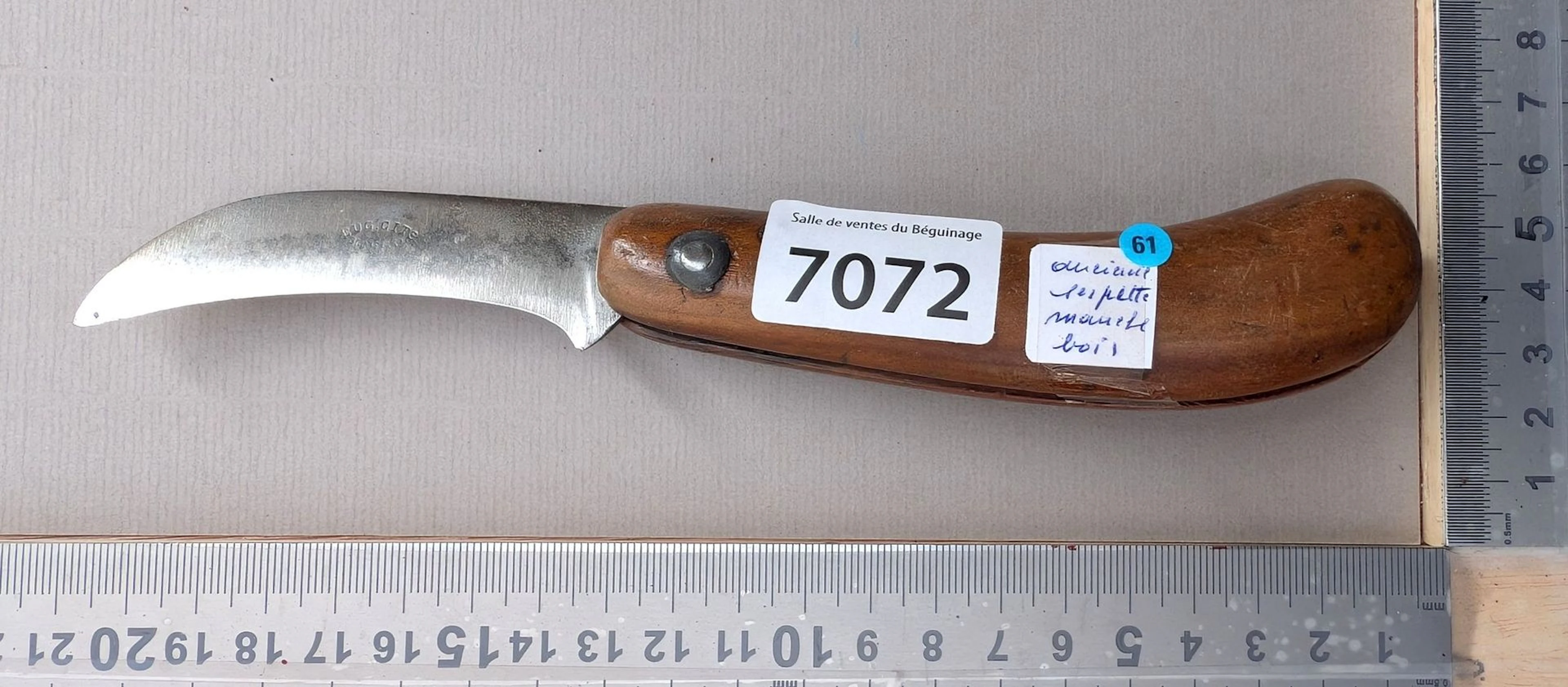 Antique pruning knife with wooden handle (folding) - See photos for