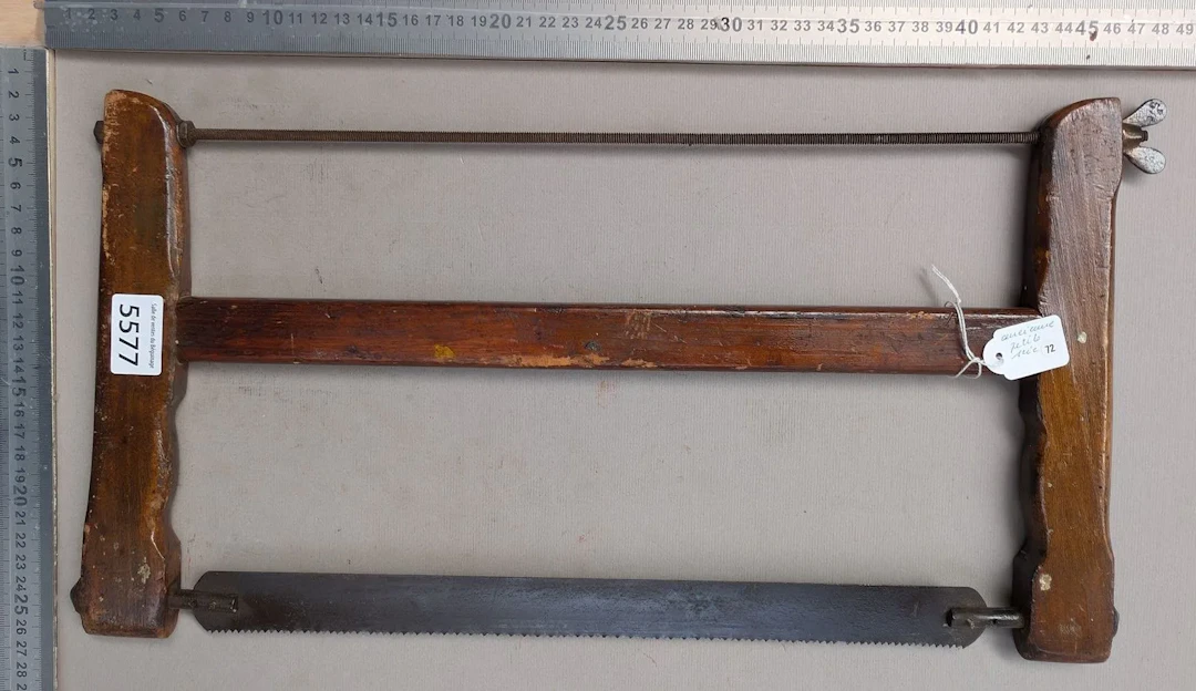 Cute little antique saw—see photos for dimensions and condition