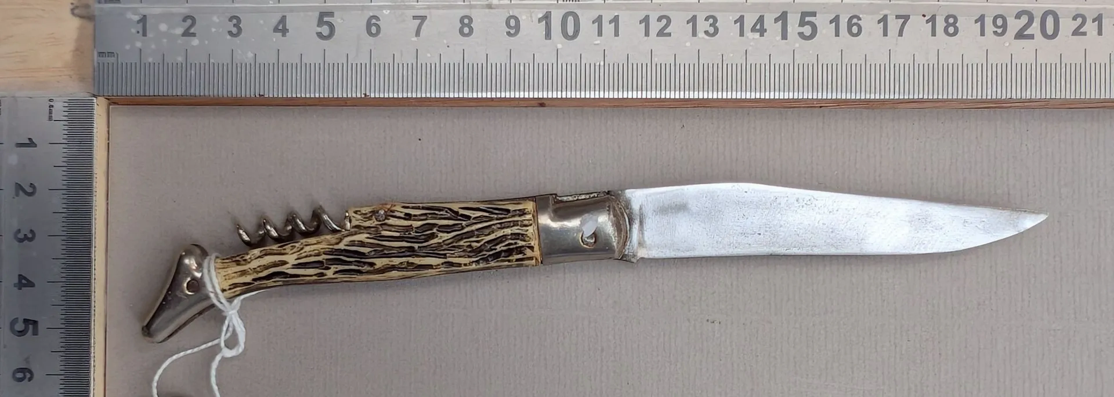 Vintage pocket knife with 1 blade and 1 corkscrew - See photos for