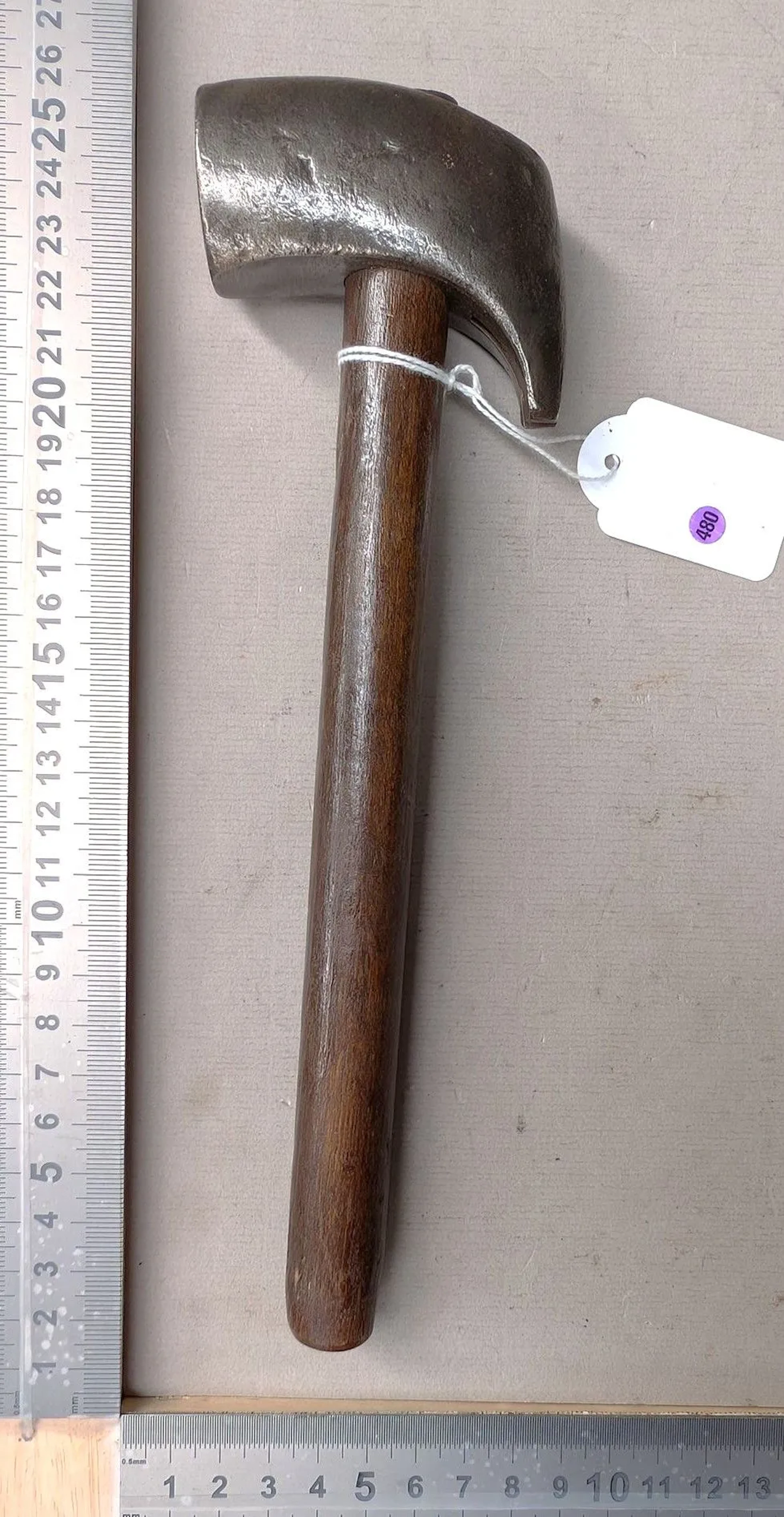 1 farrier's hammer - See photos for dimensions and condition