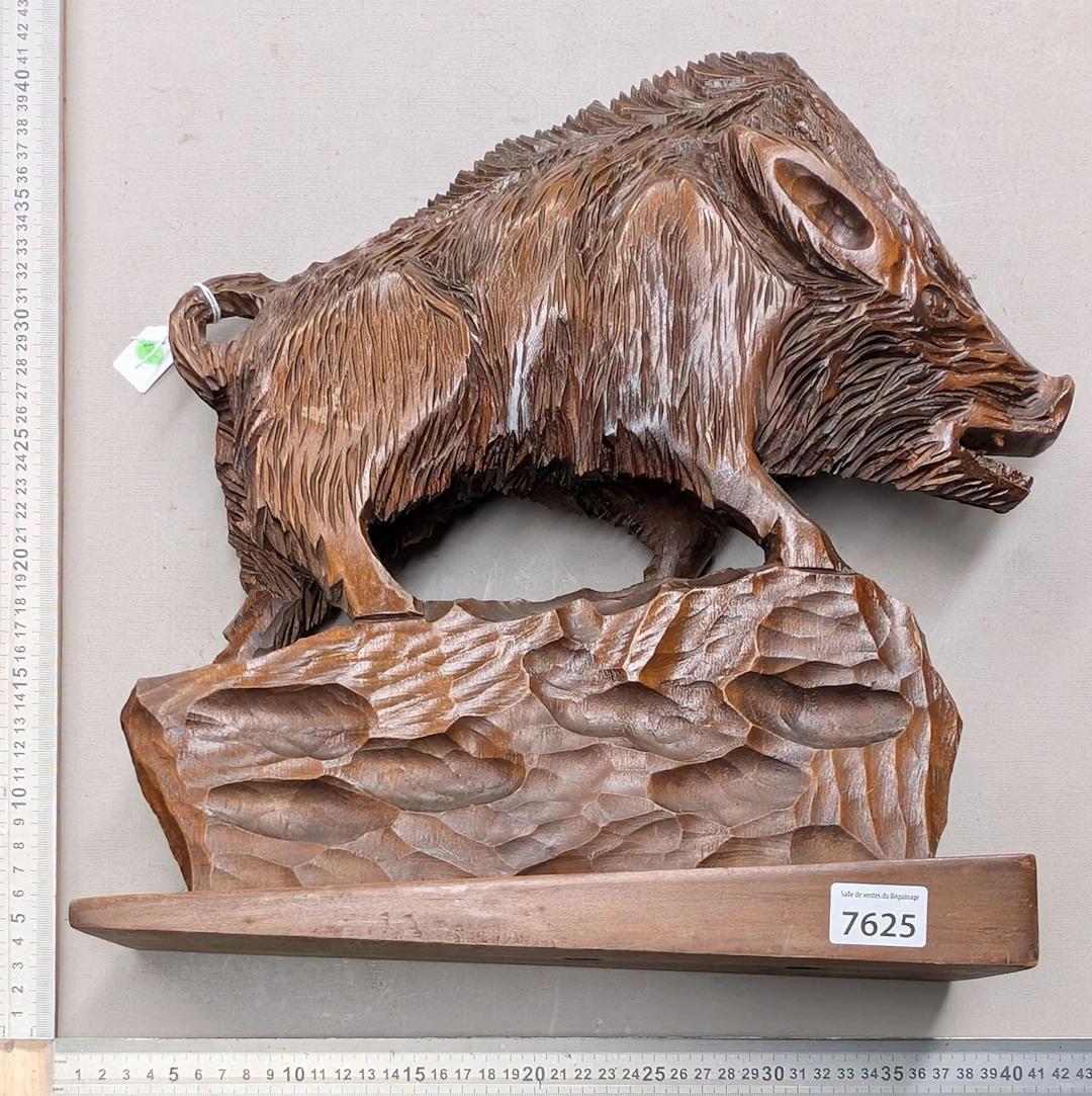 Wooden wild boar - See photos for dimensions and condition