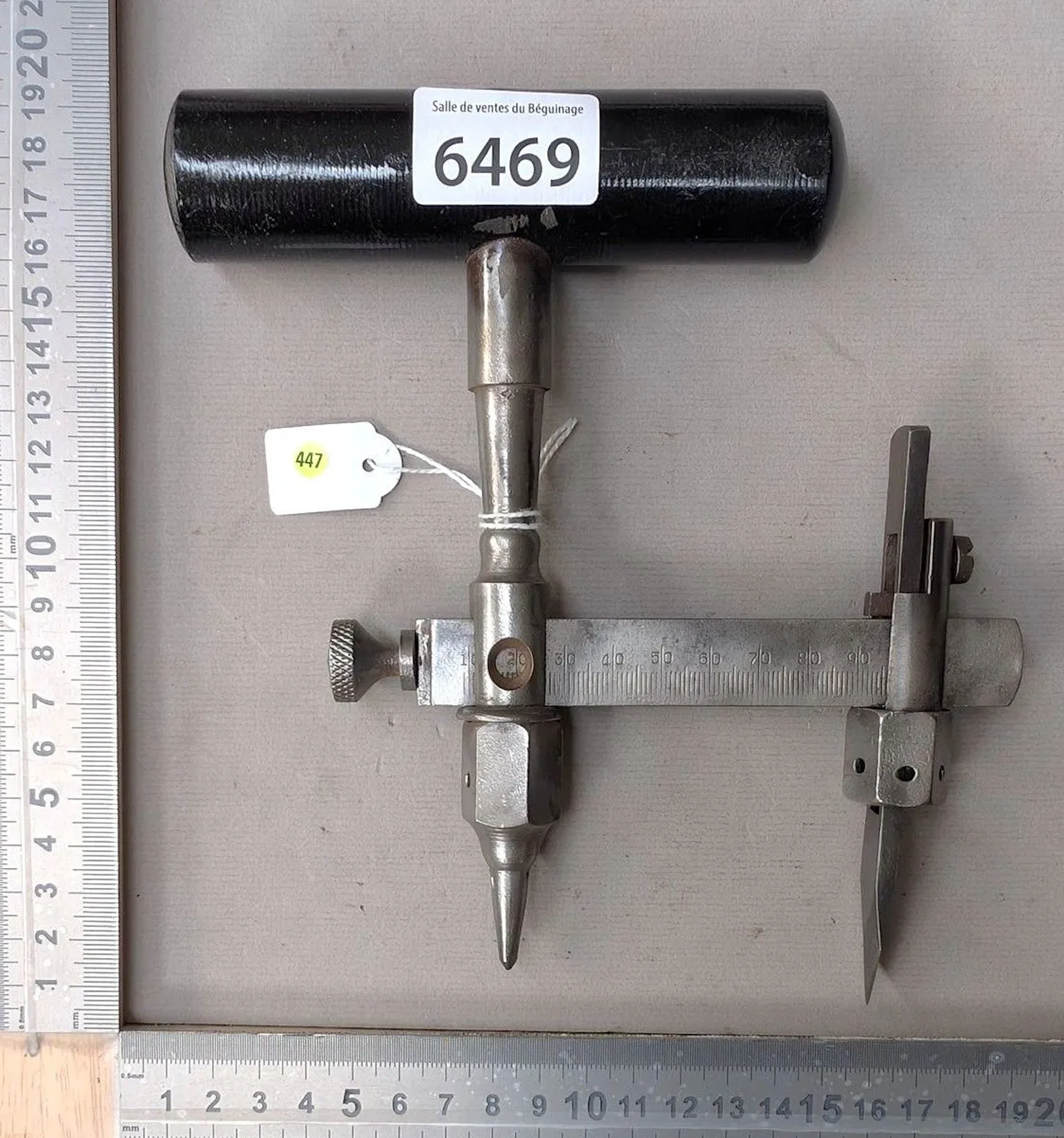 1 leather compass with washers—see photos for dimensions and condition