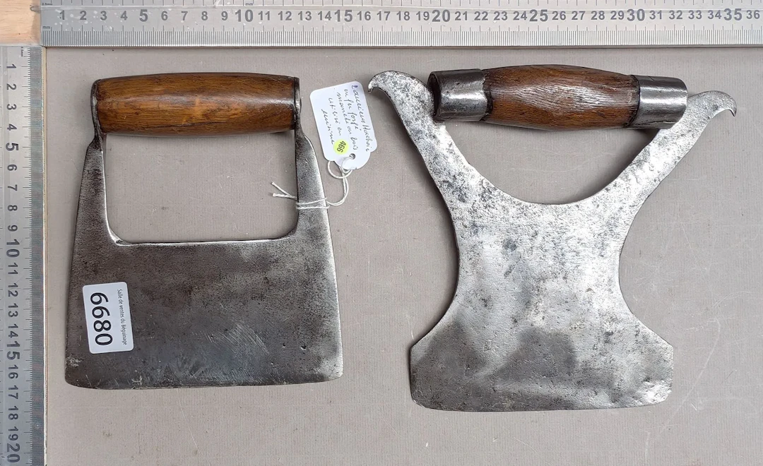2 antique wrought-iron vegetable cutters (kitchen) - See photos for