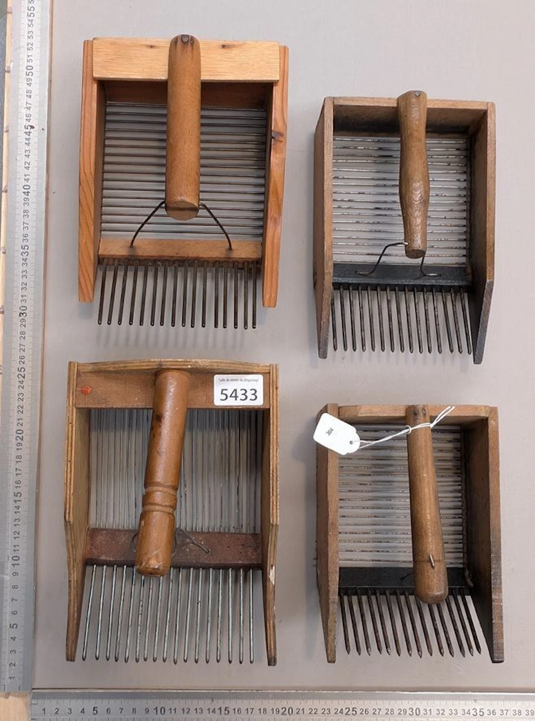 4 blueberry combs—see photos for dimensions and condition