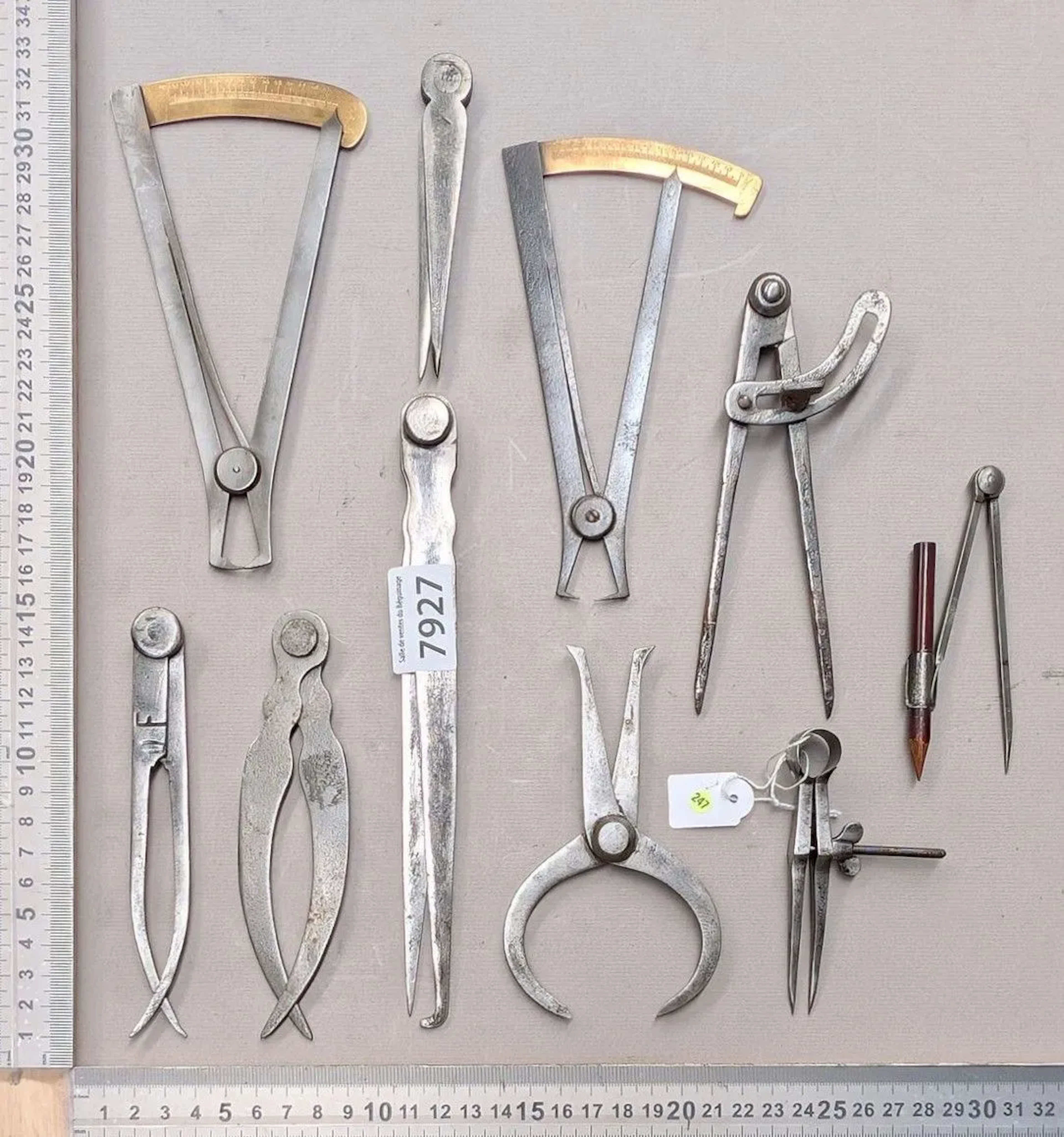 1 set of 10 different compasses—see photos for dimensions and condition